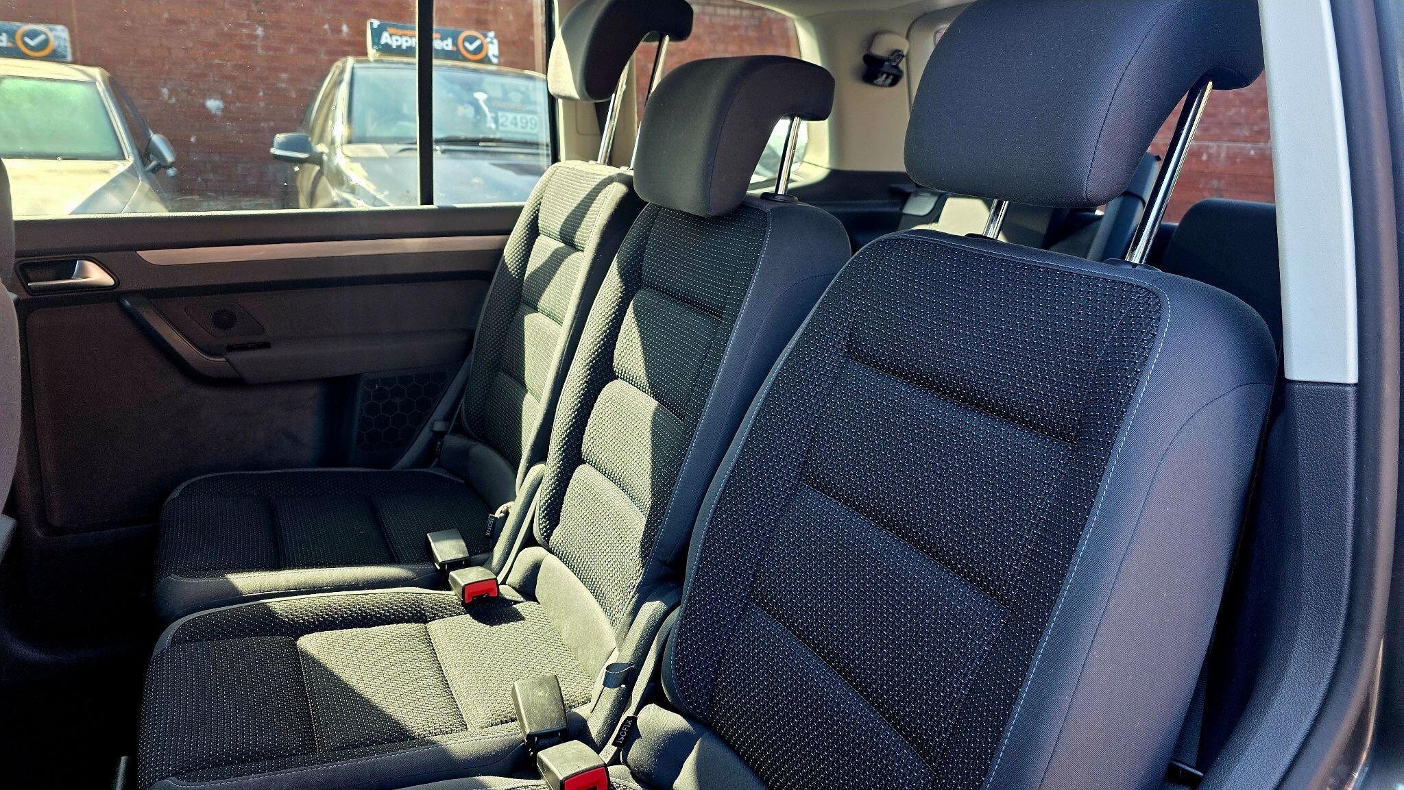 Volkswagen Touran - Image 16