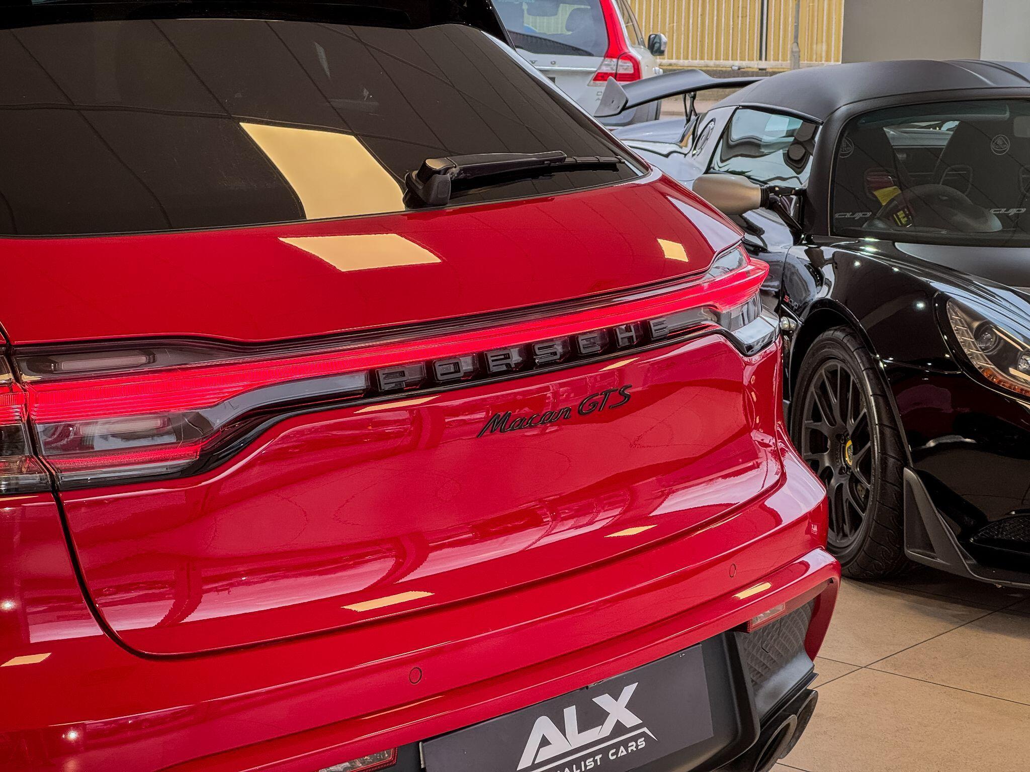 Porsche Macan - Image 15
