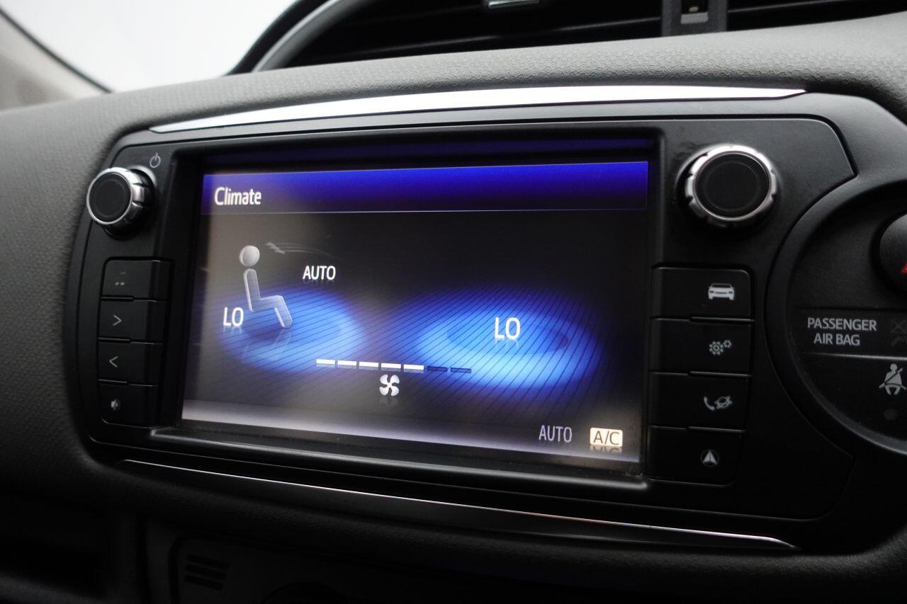 Toyota Yaris - Image 14