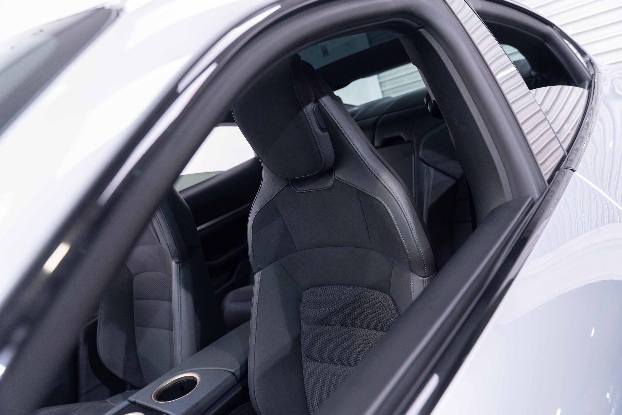 Porsche Taycan - Image 16