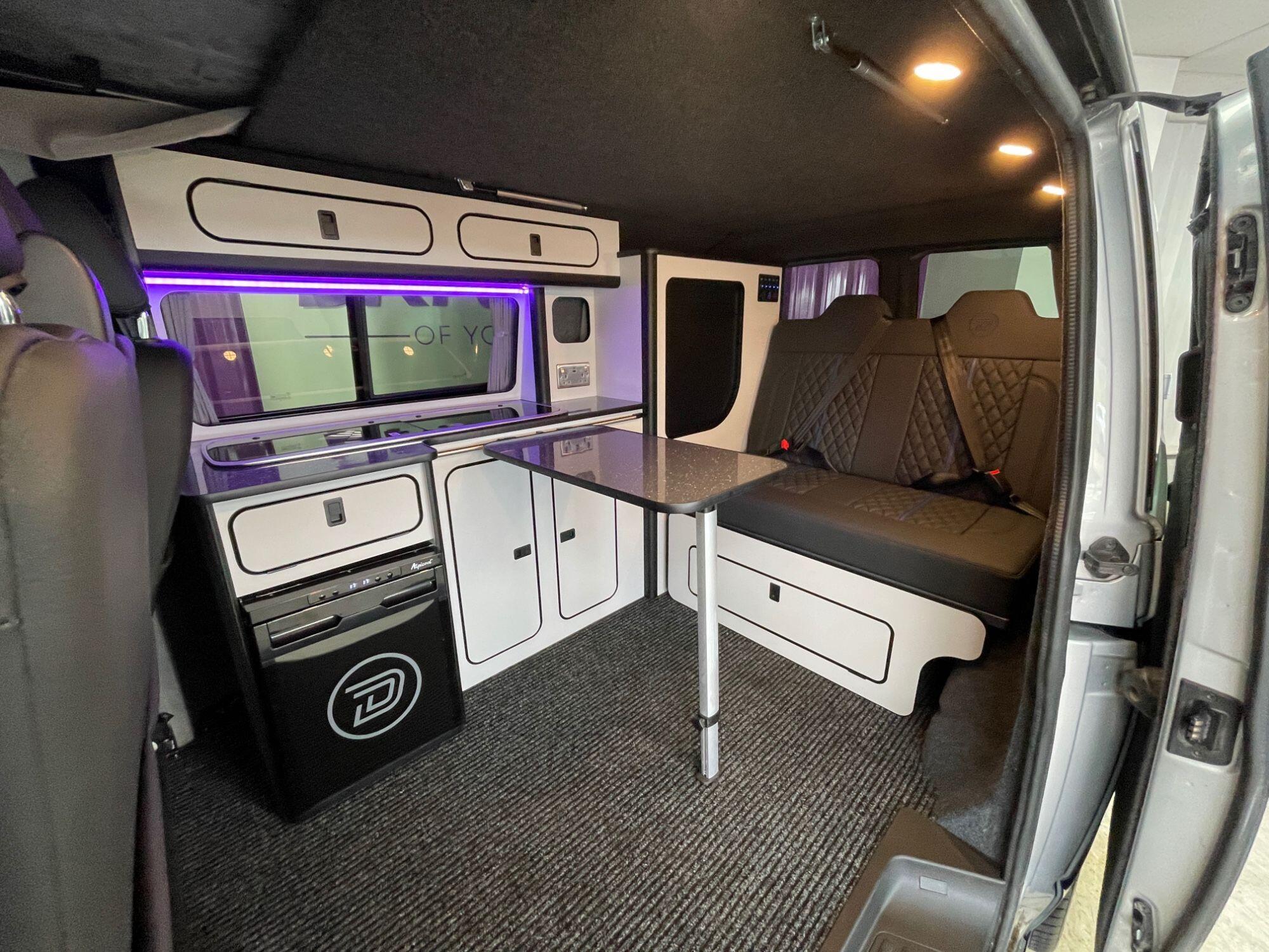 Volkswagen Transporter - Image 24