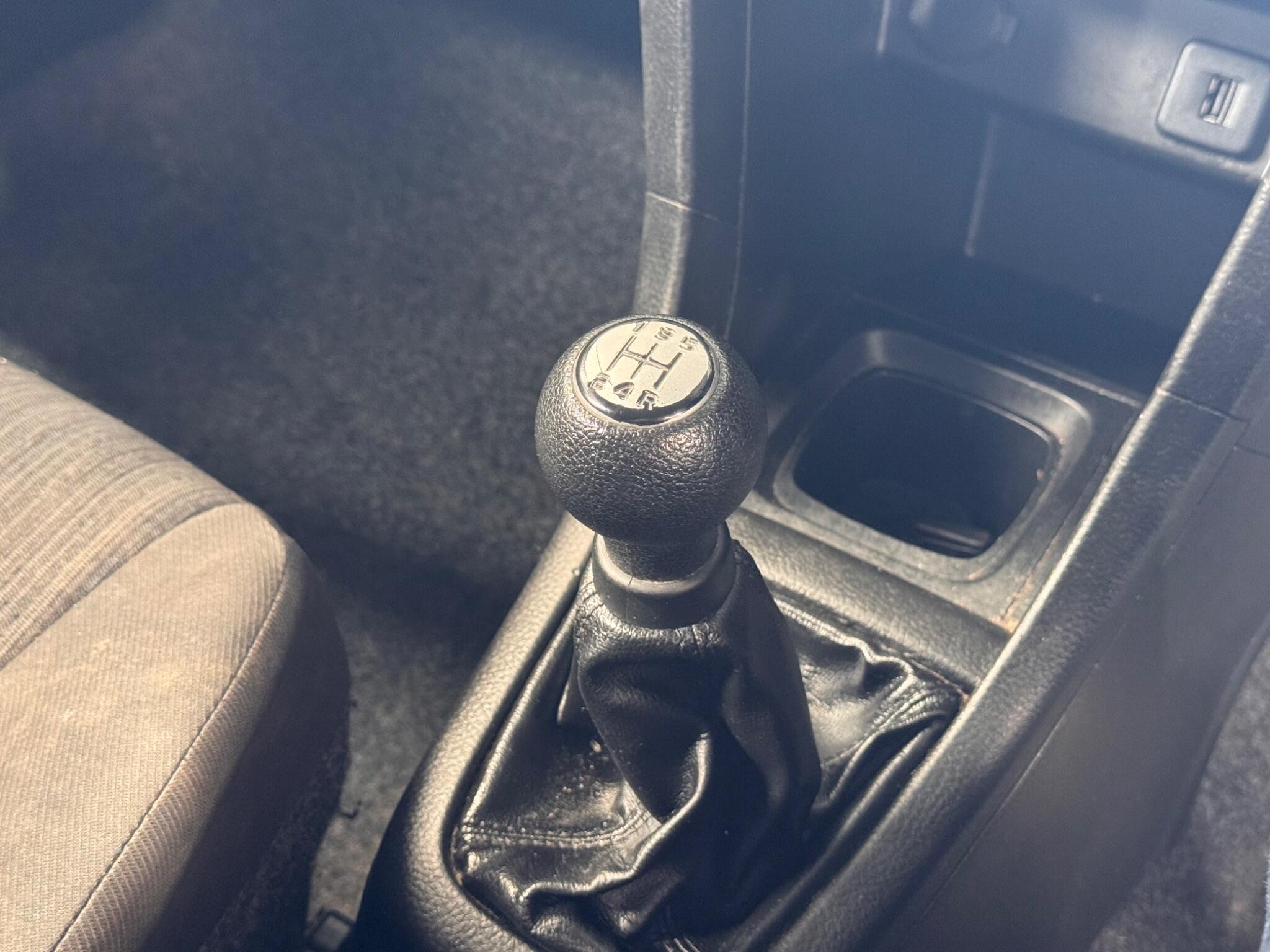 Suzuki Swift - Image 22