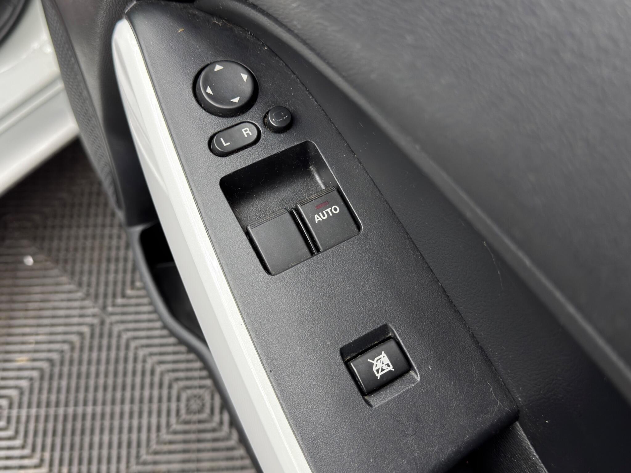 Mazda MAZDA2 - Image 29