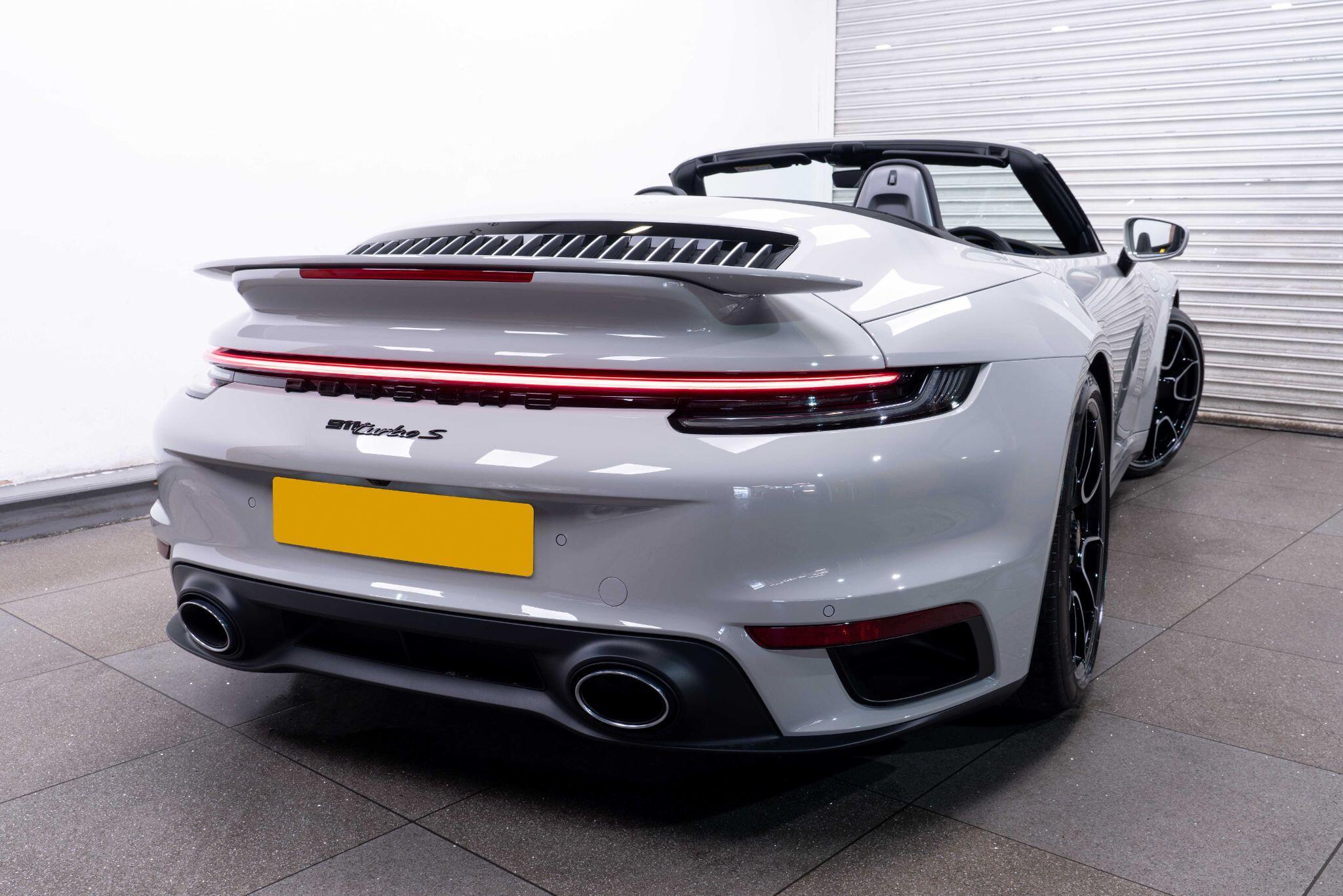 Porsche 911 - Image 8
