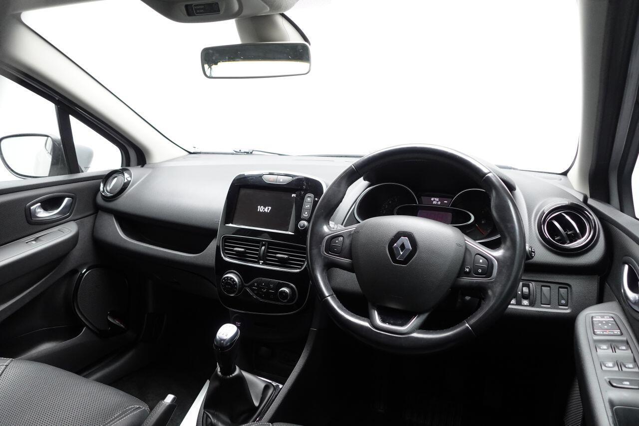 Renault Clio - Image 29