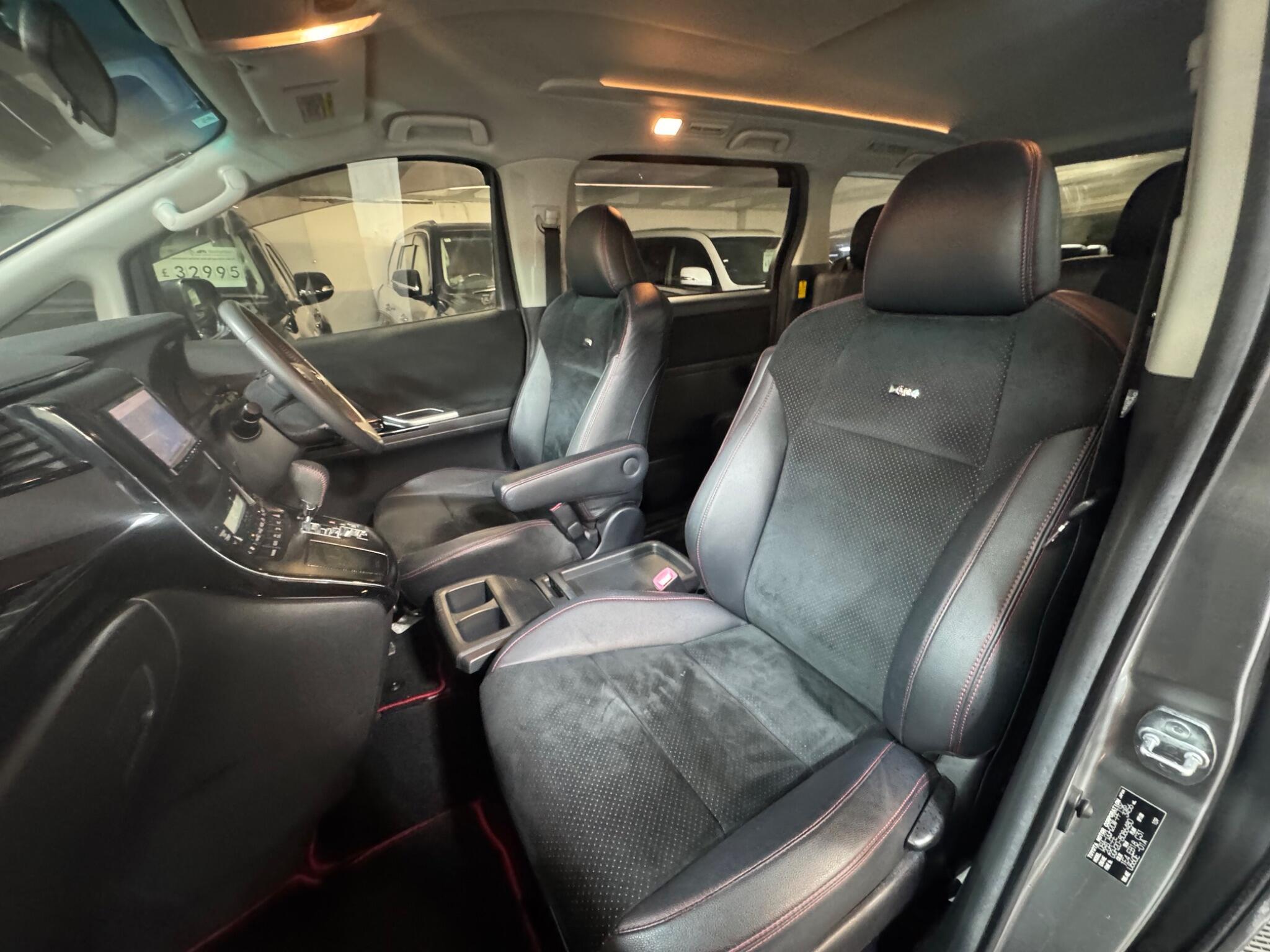 Toyota Alphard - Image 10