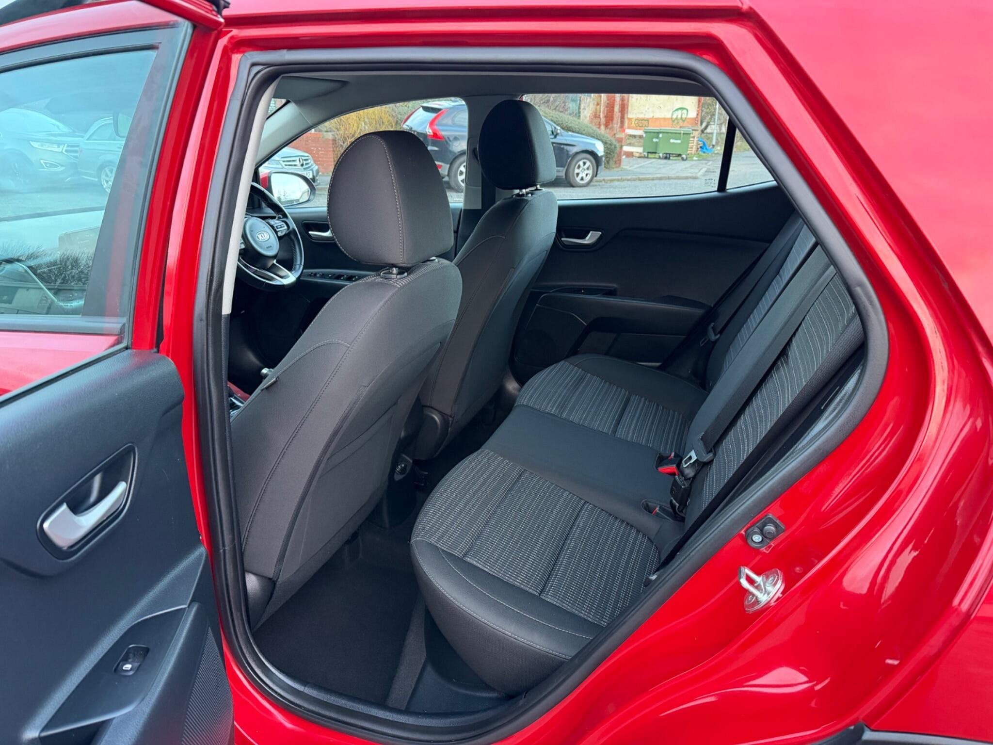 Kia Stonic - Image 35