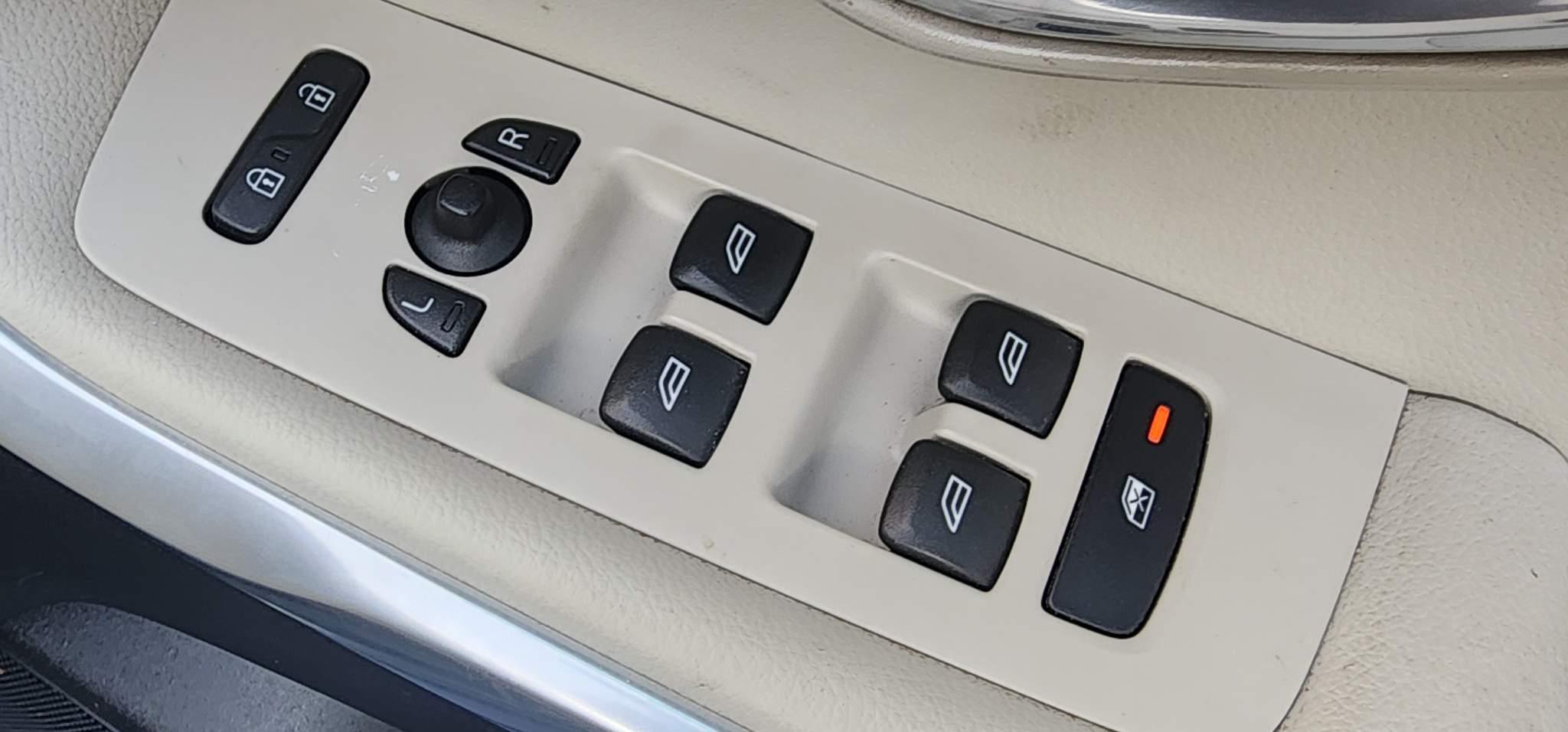 Volvo V40 - Image 19