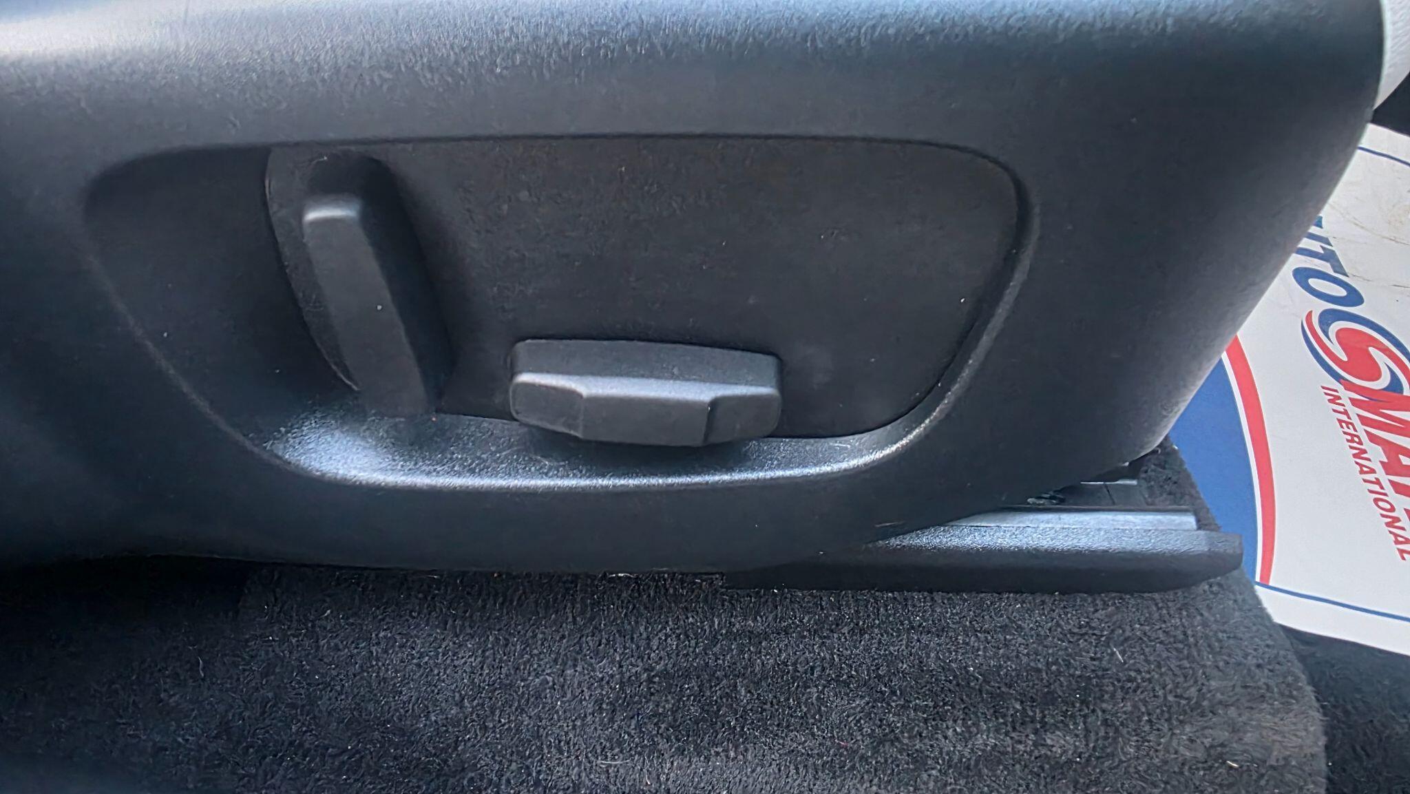 Land Rover Range Rover Velar - Image 49