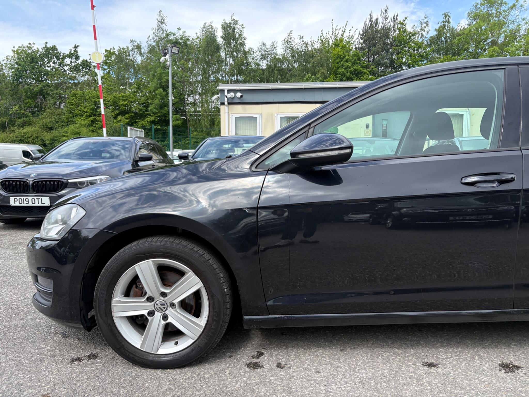 Volkswagen Golf - Image 10