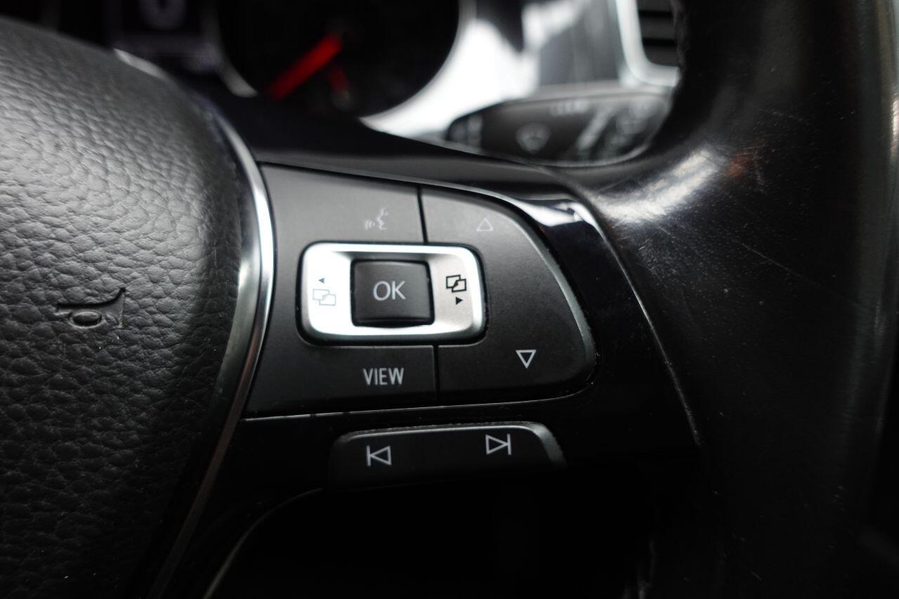 Volkswagen Golf - Image 36