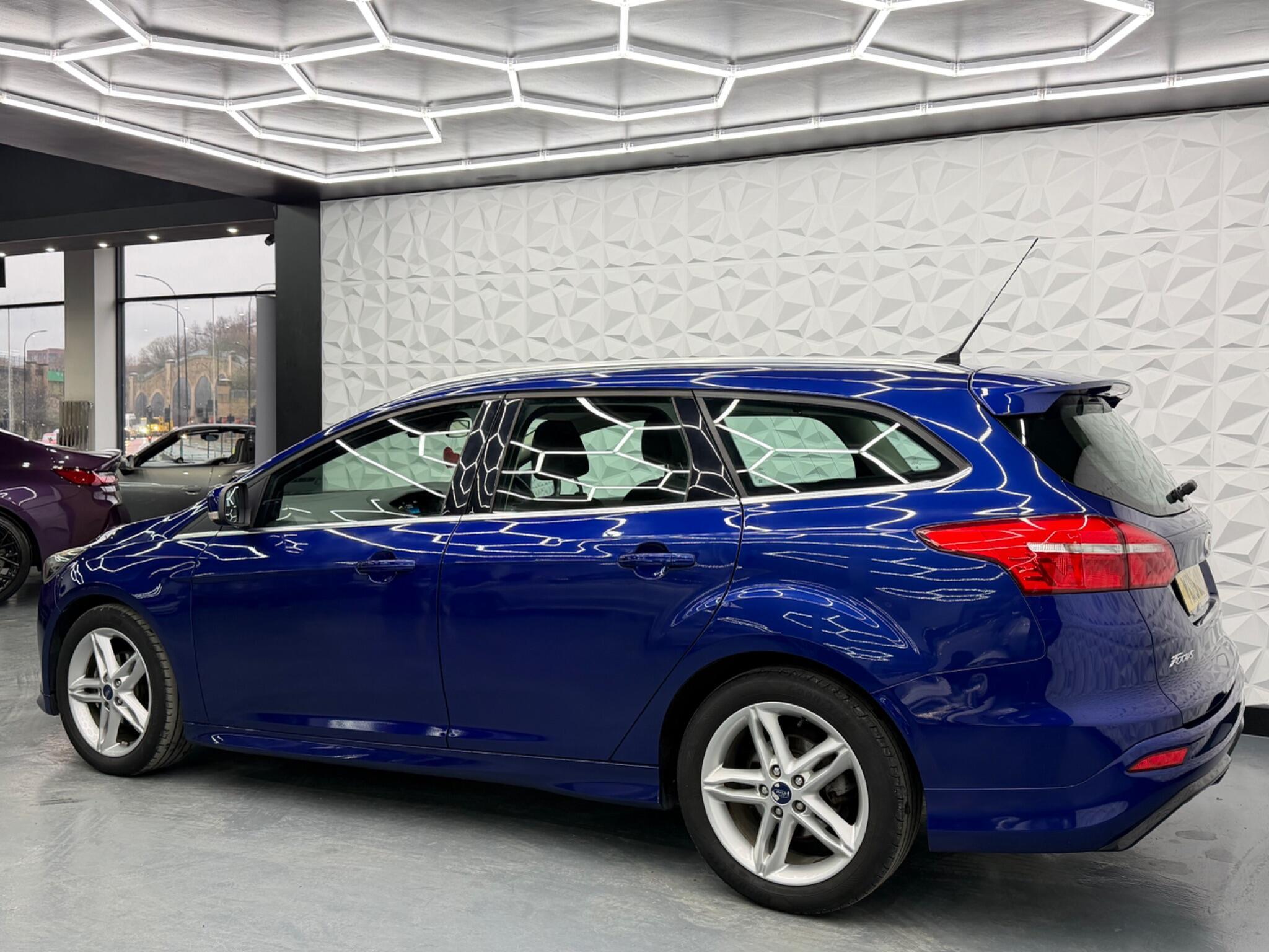 Ford Focus - Image 7