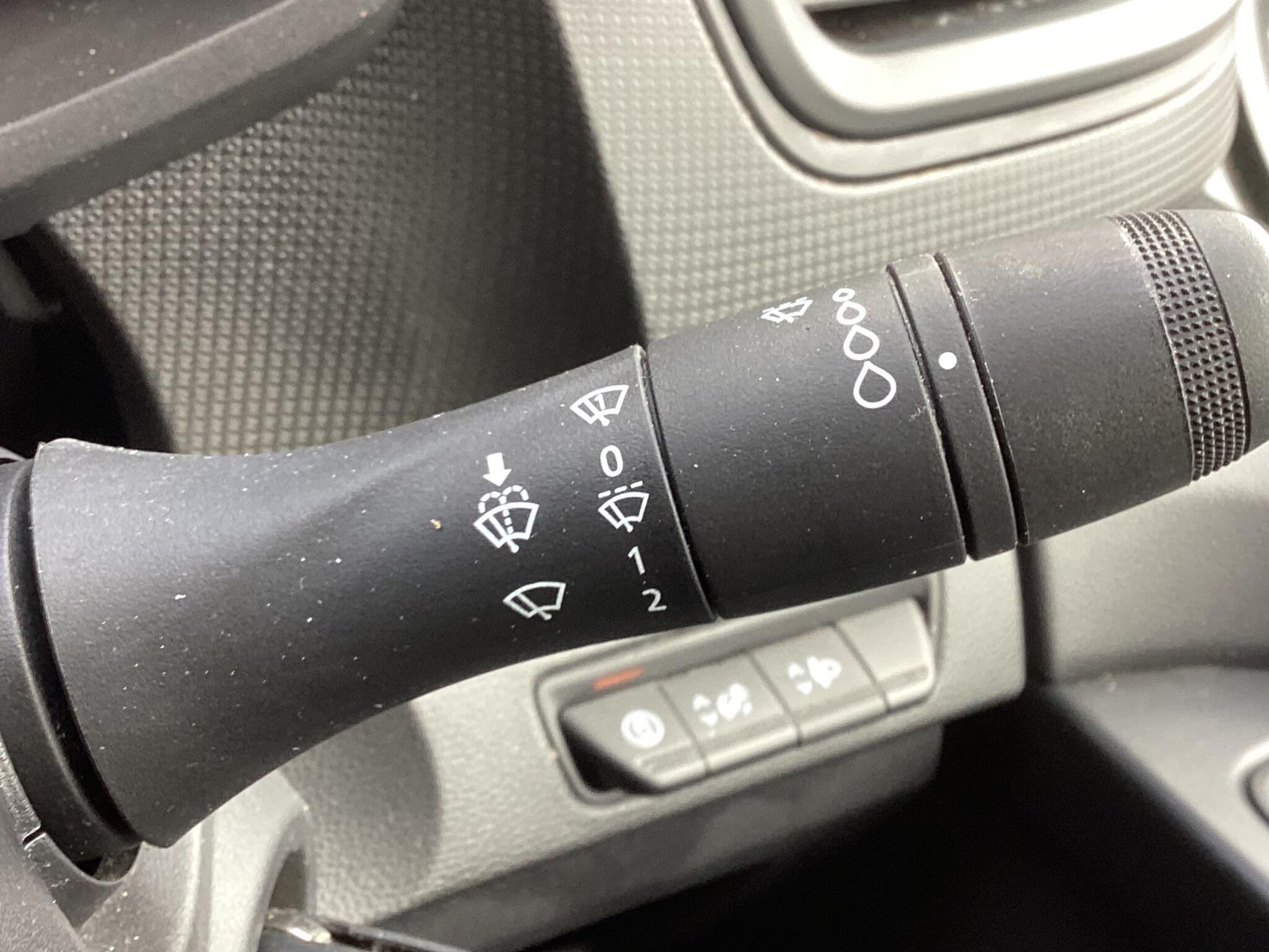 Renault Trafic - Image 18