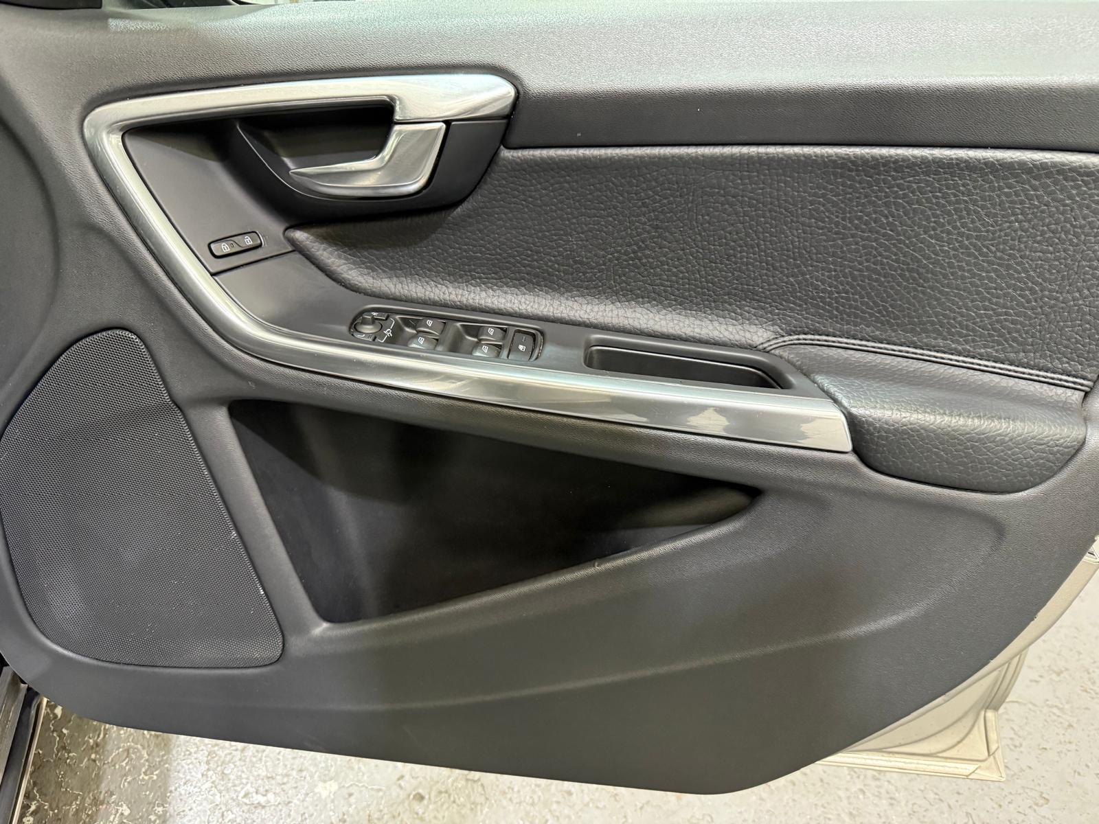 Volvo S60 - Image 41