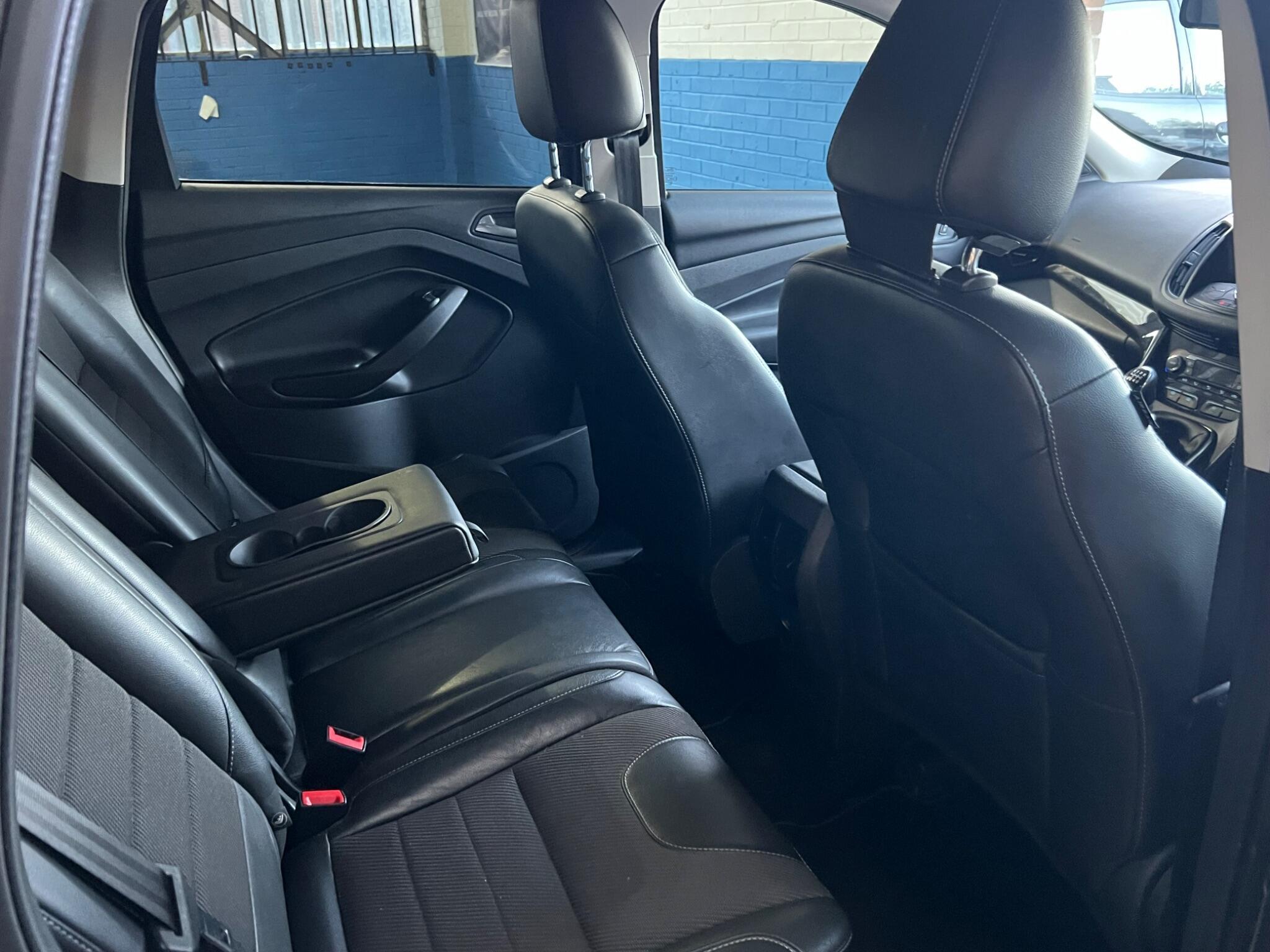 Ford Kuga - Image 17