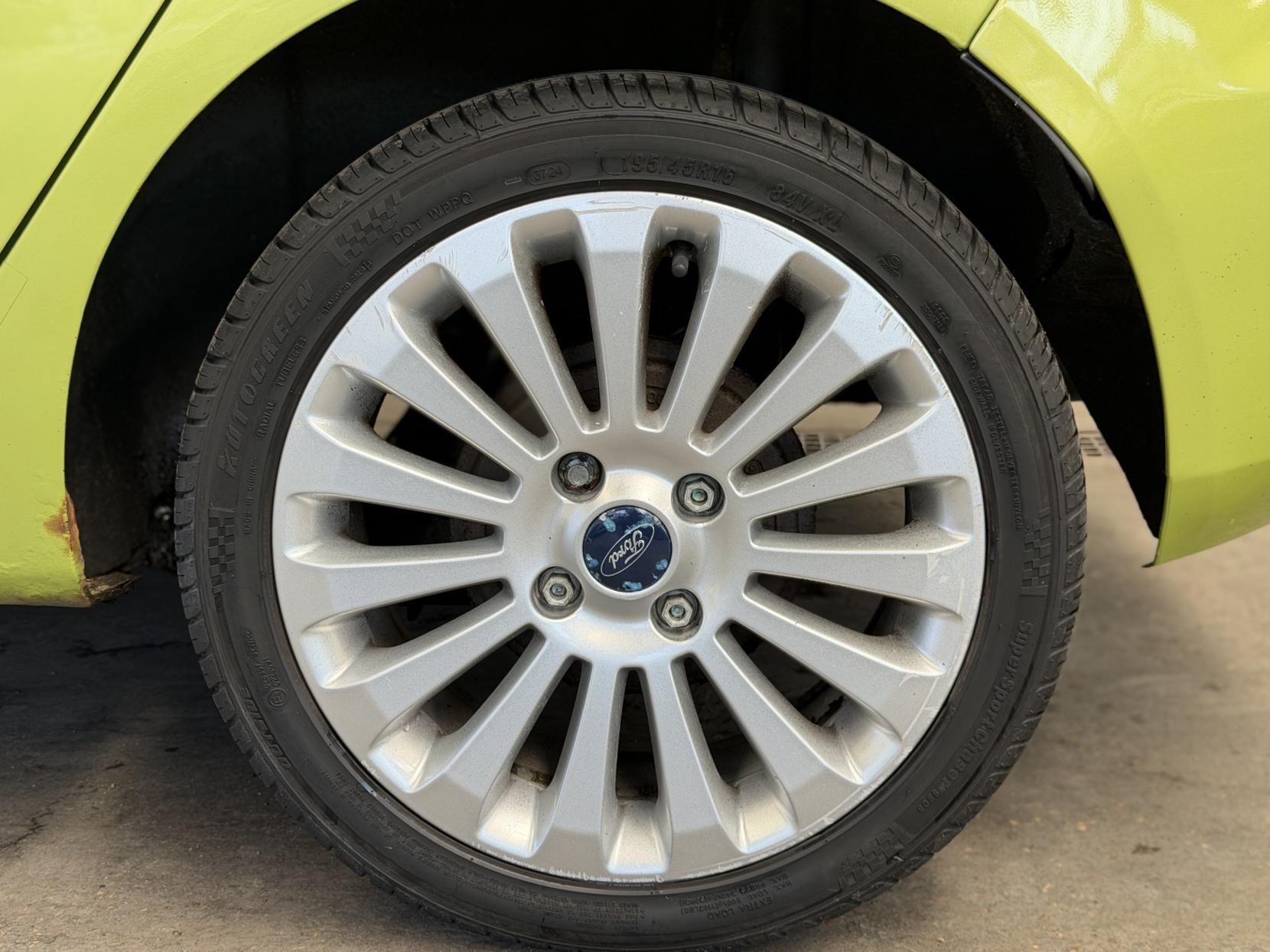 Ford Fiesta - Image 18