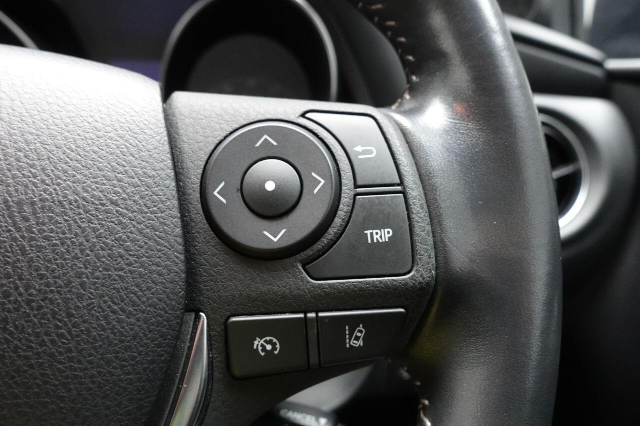 Toyota Auris - Image 35