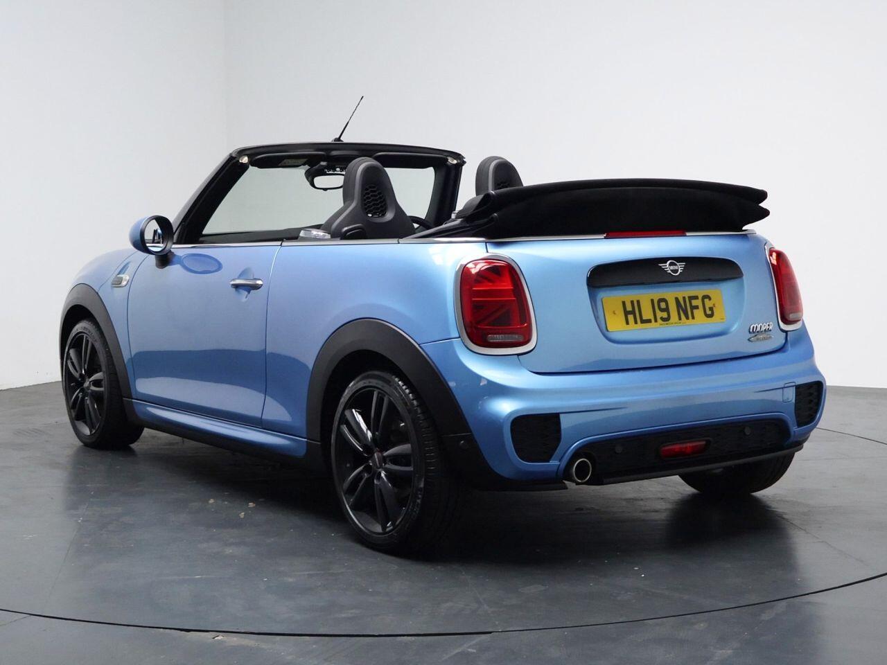 MINI Convertible - Image 5