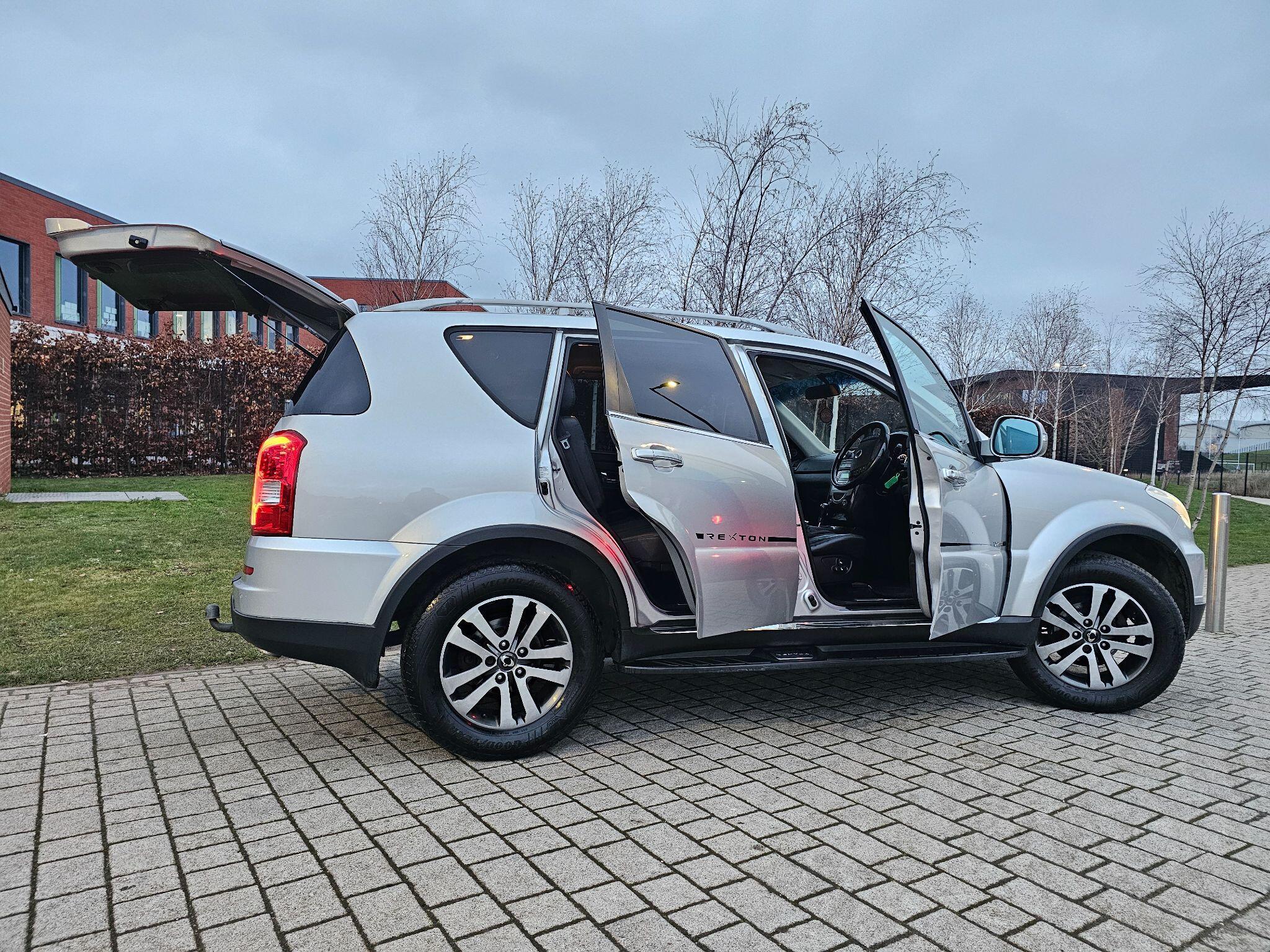 Ssangyong Rexton - Image 12
