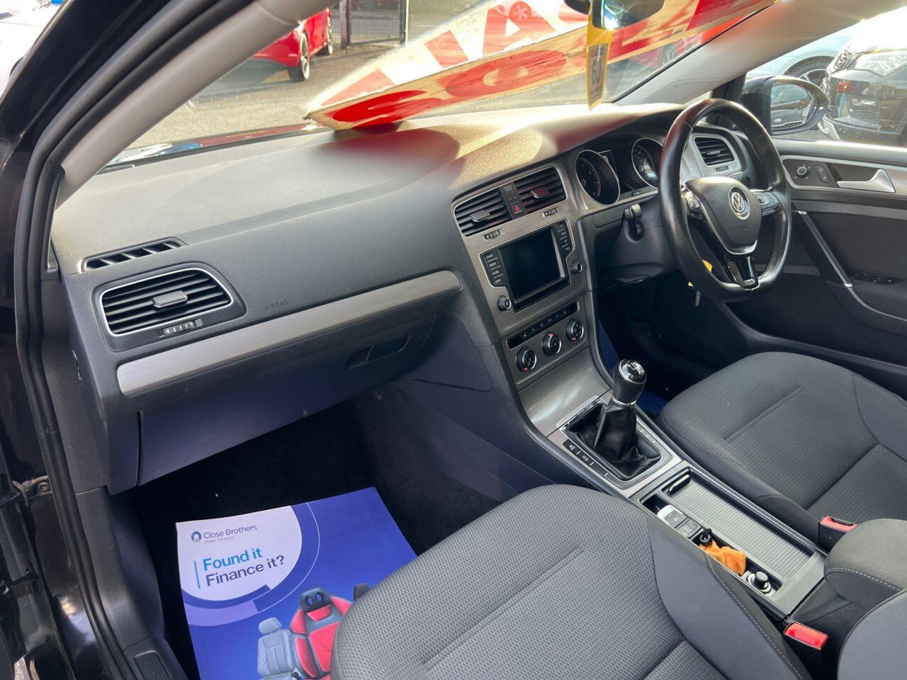 Volkswagen Golf - Image 12