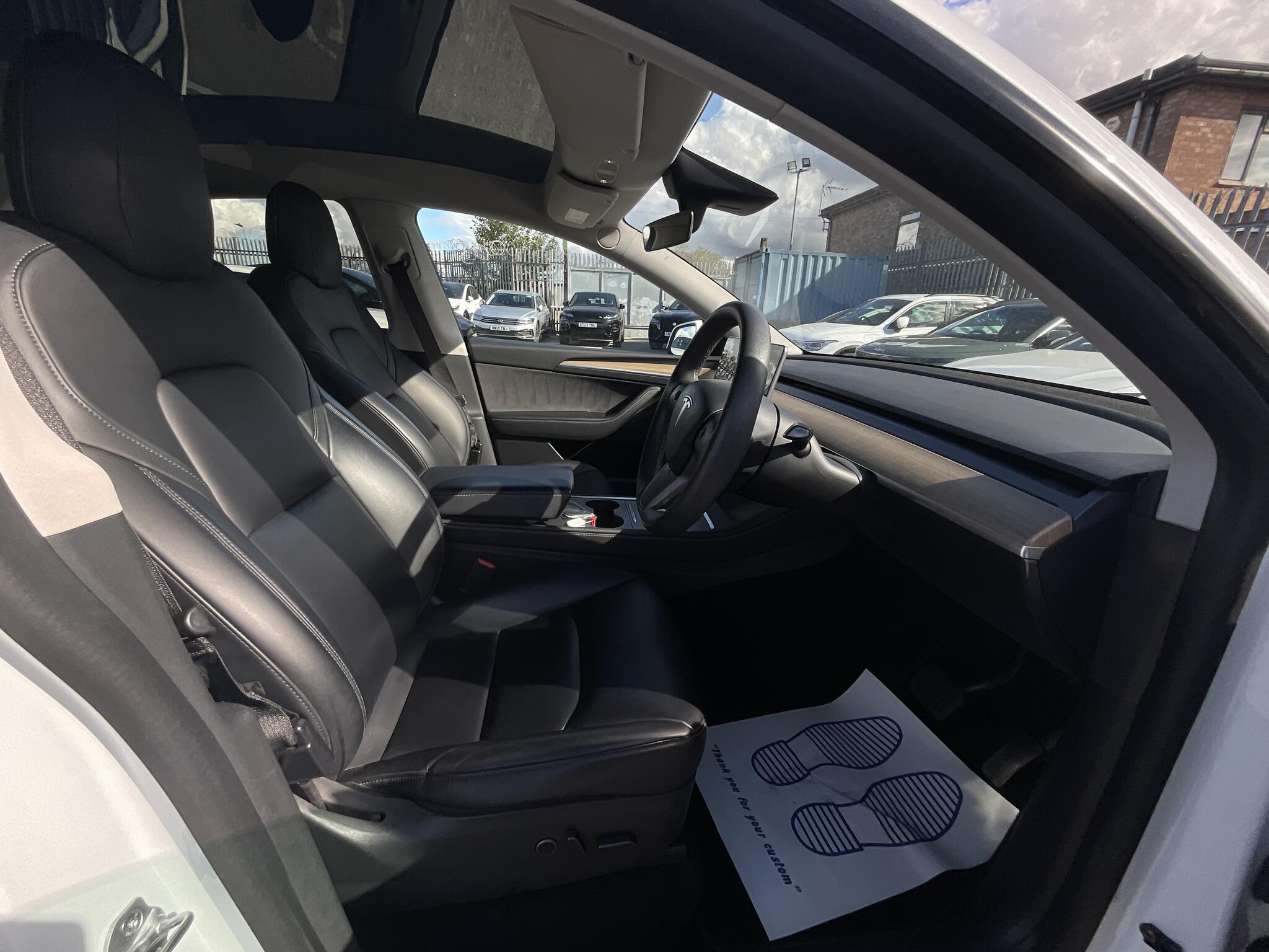 Tesla Model Y - Image 9