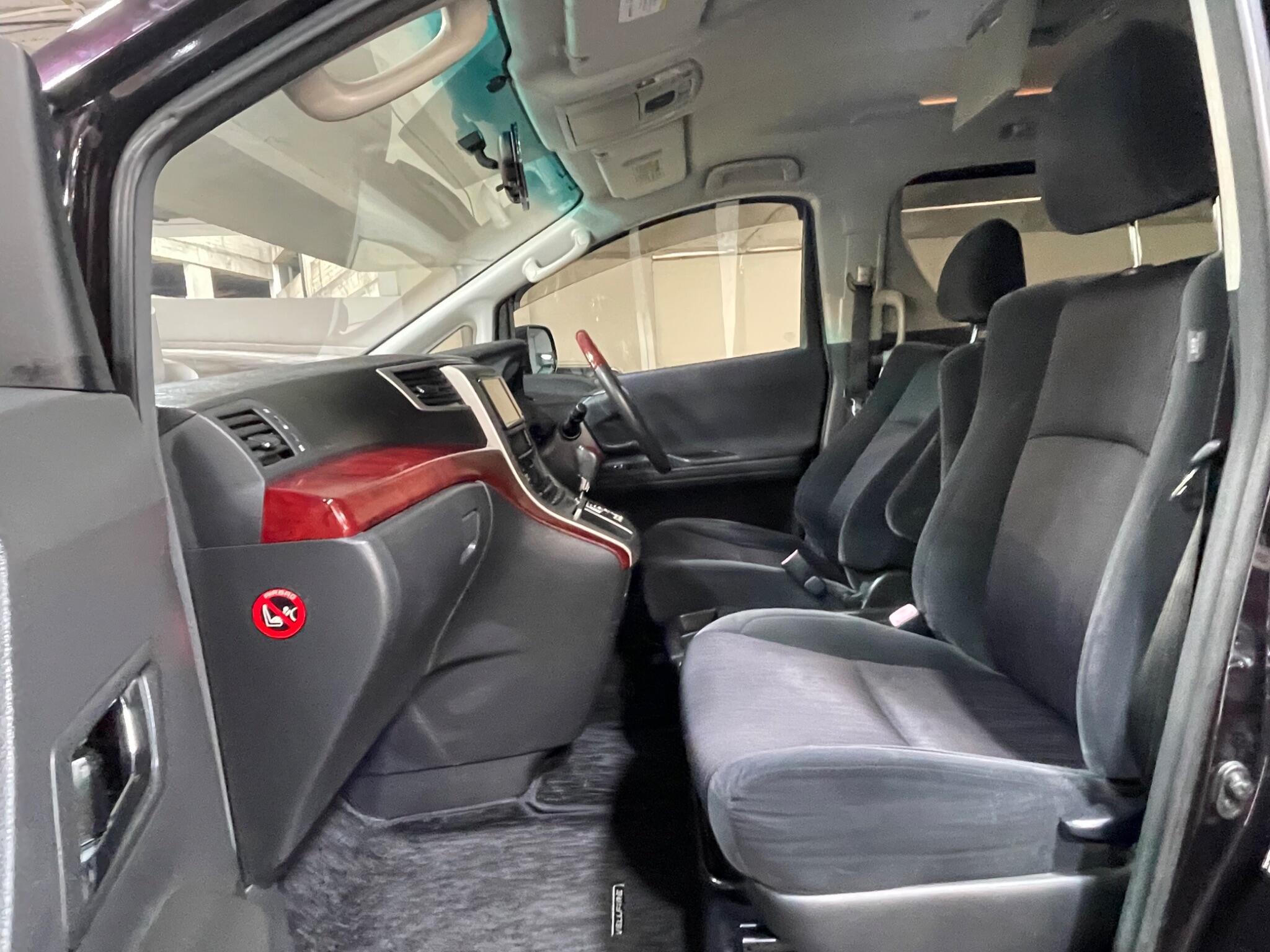 Toyota Vellfire - Image 10