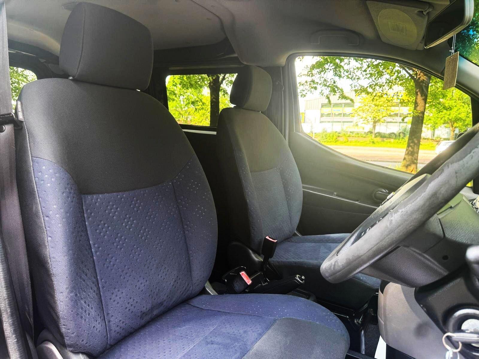 Nissan NV200 - Image 12