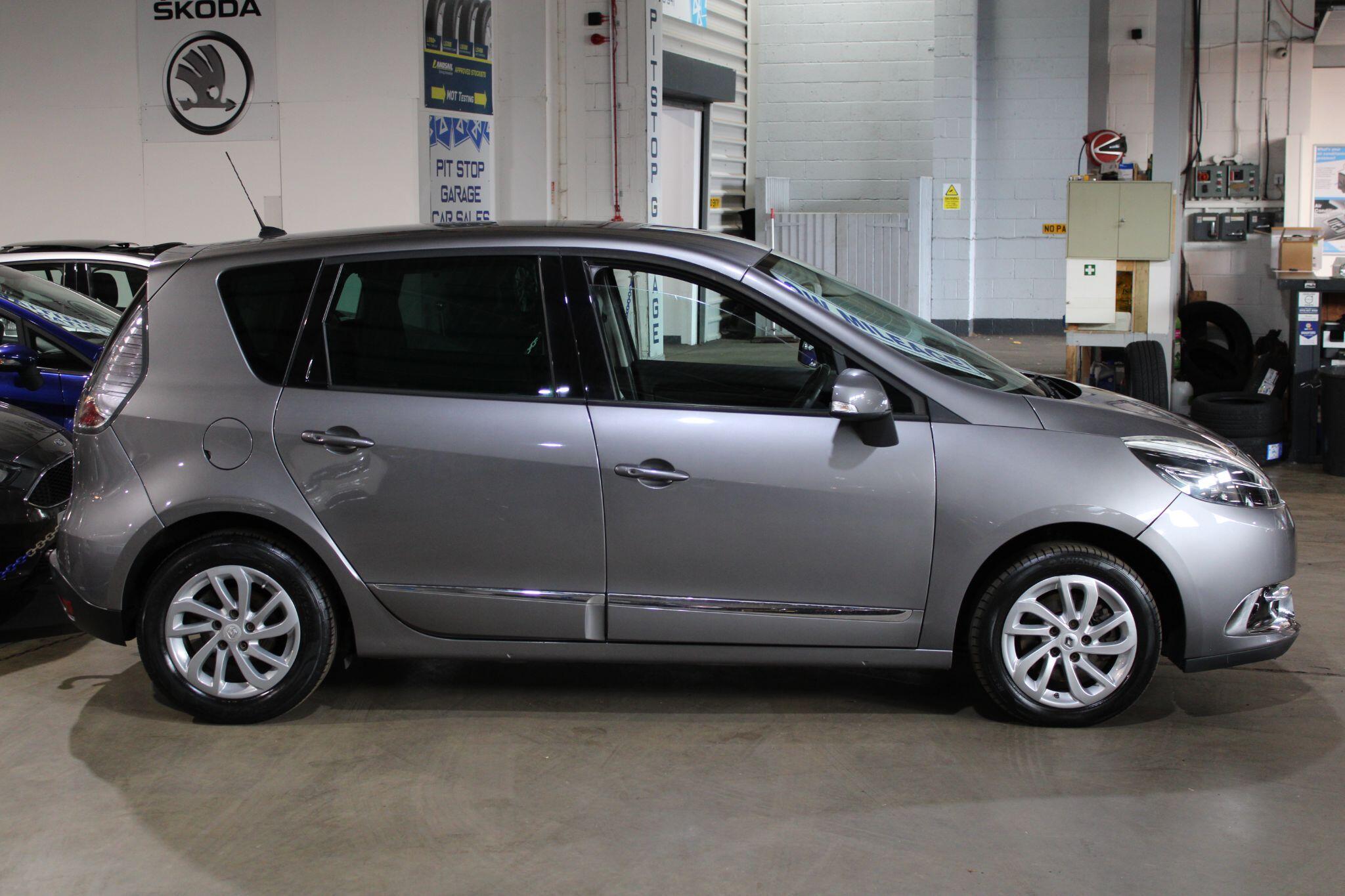 Renault Scenic - Image 16