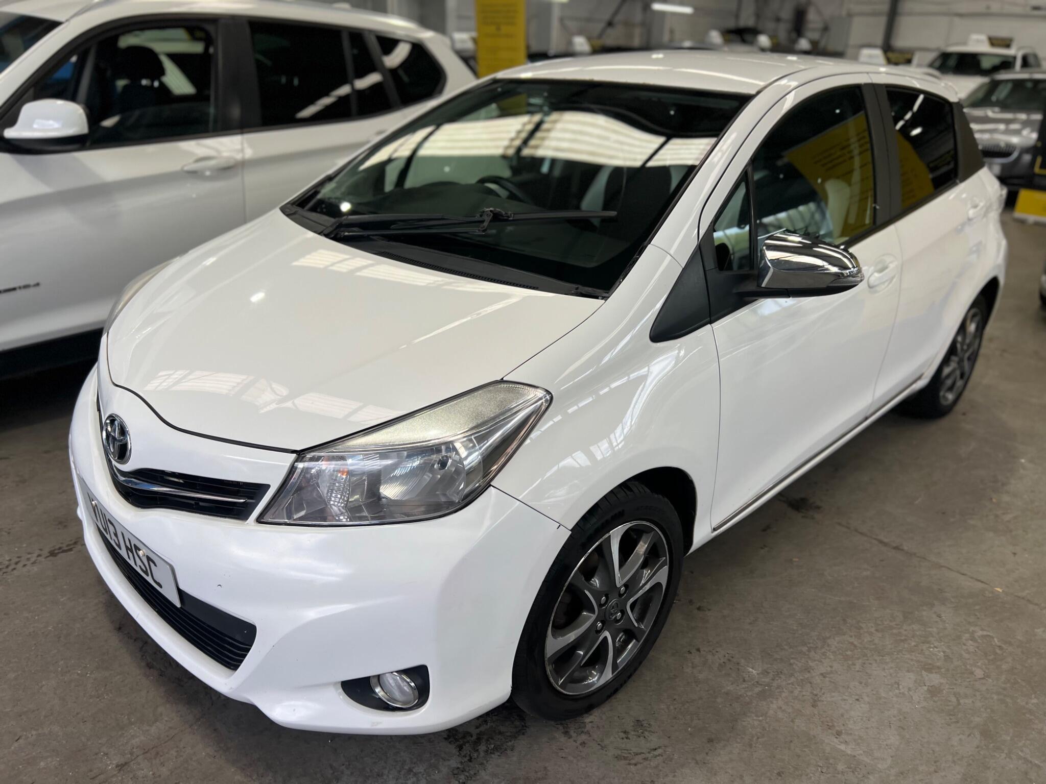 Toyota Yaris - Image 17