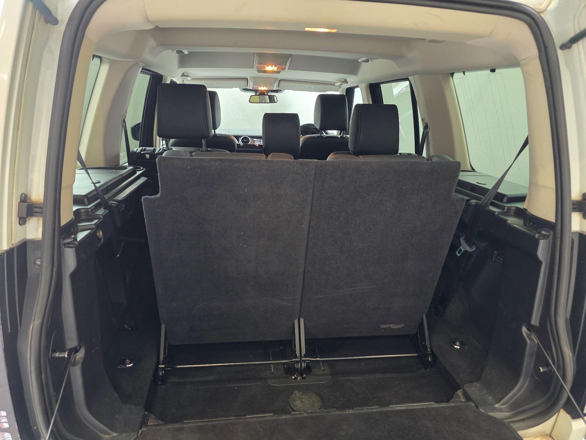 Land Rover DISCOVERY 4 - Image 35