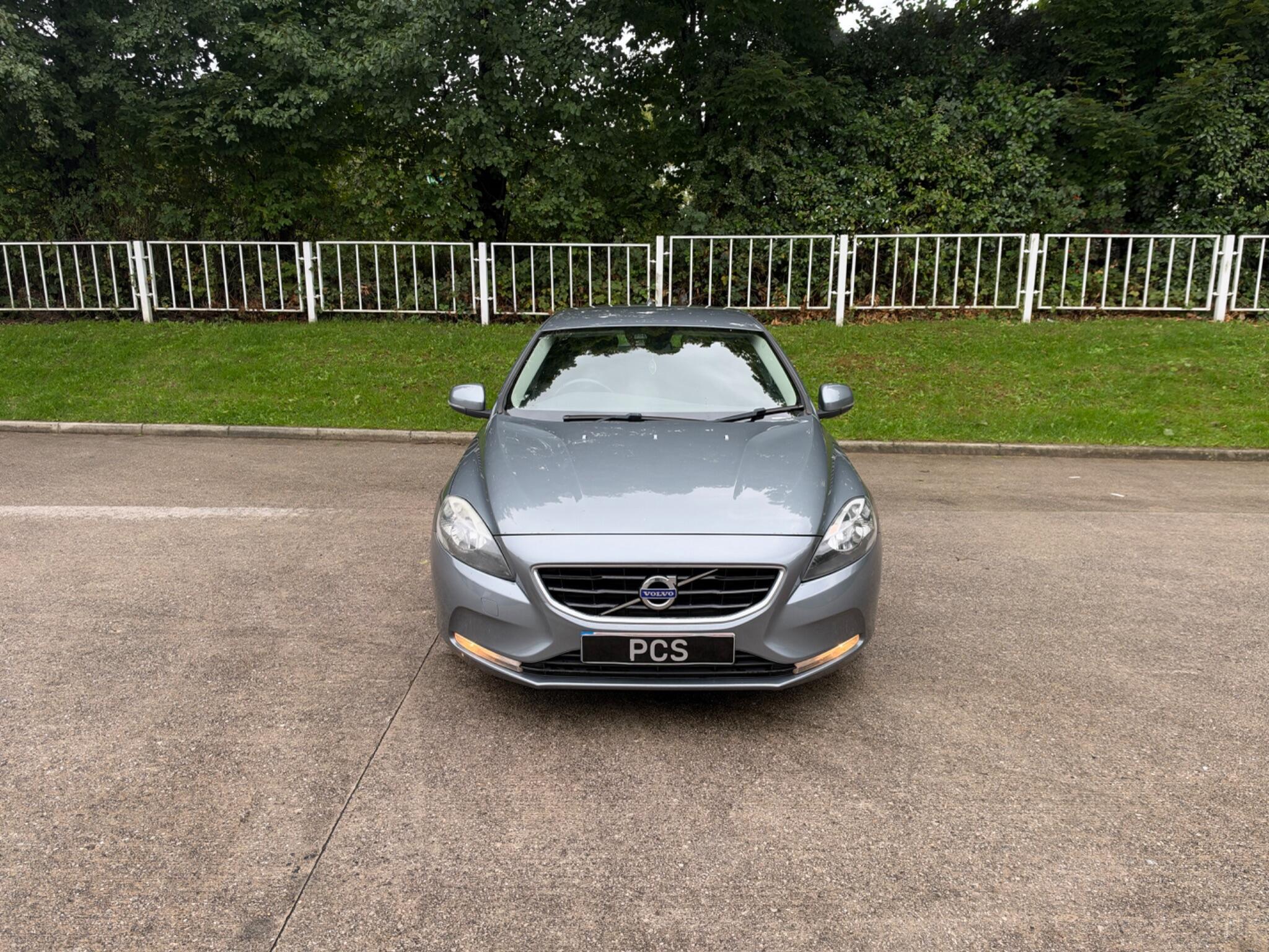 Volvo V40 - Image 4