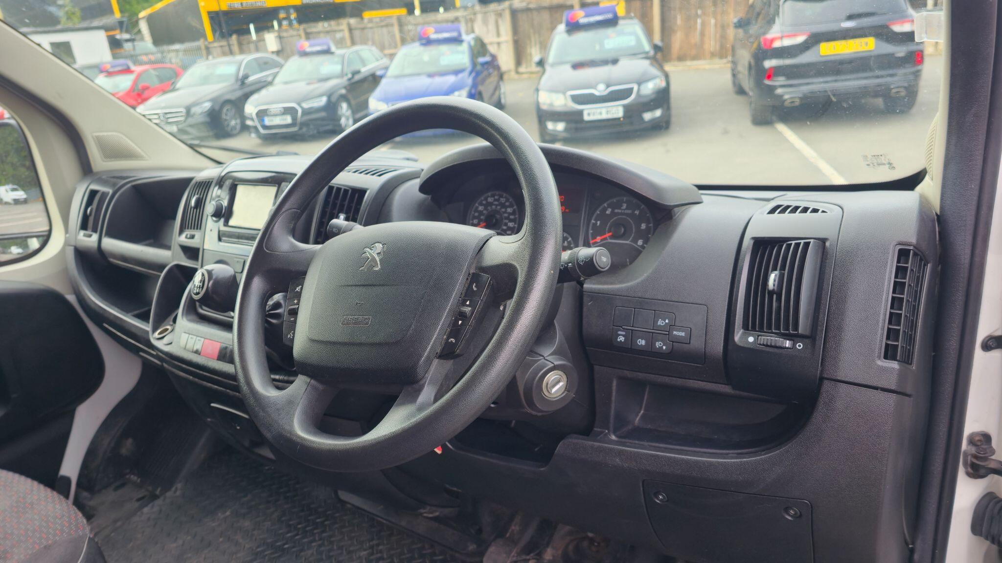 Peugeot Boxer - Image 19