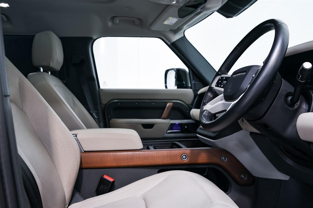 Land Rover Defender 110 - Image 9