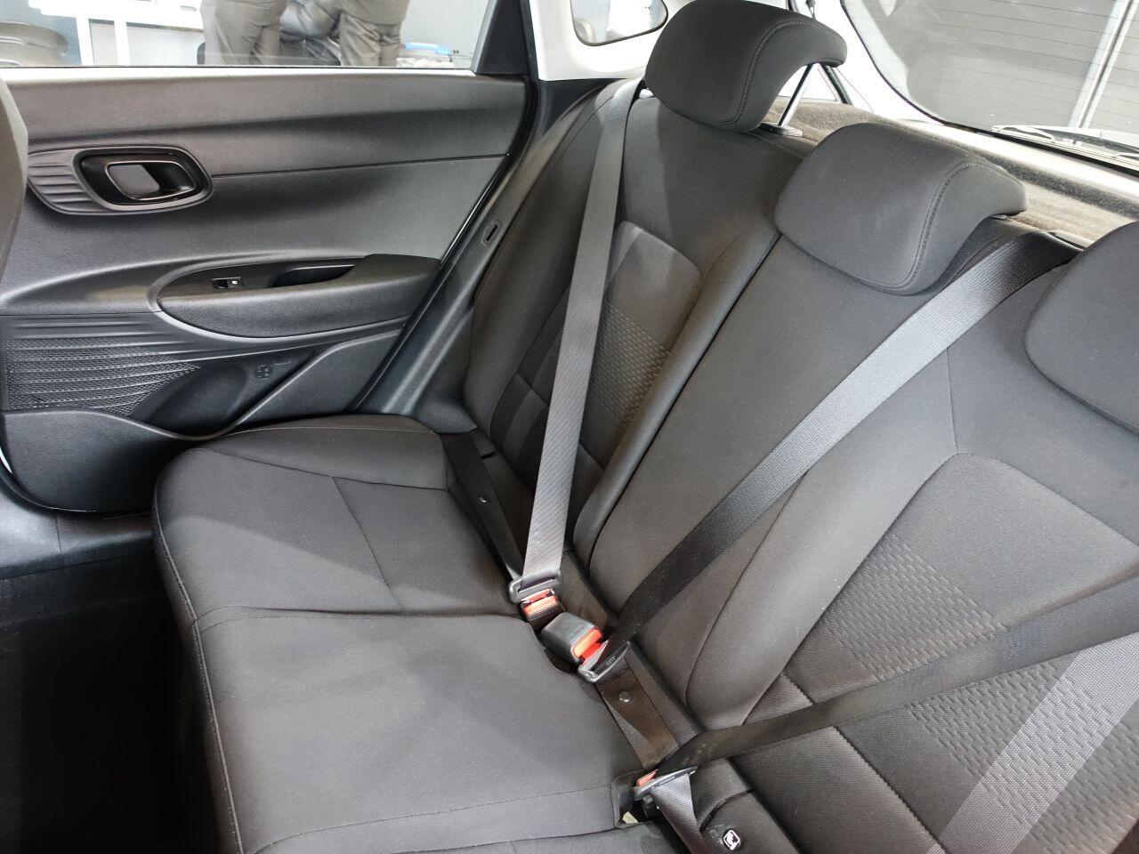 Hyundai i20 - Image 17