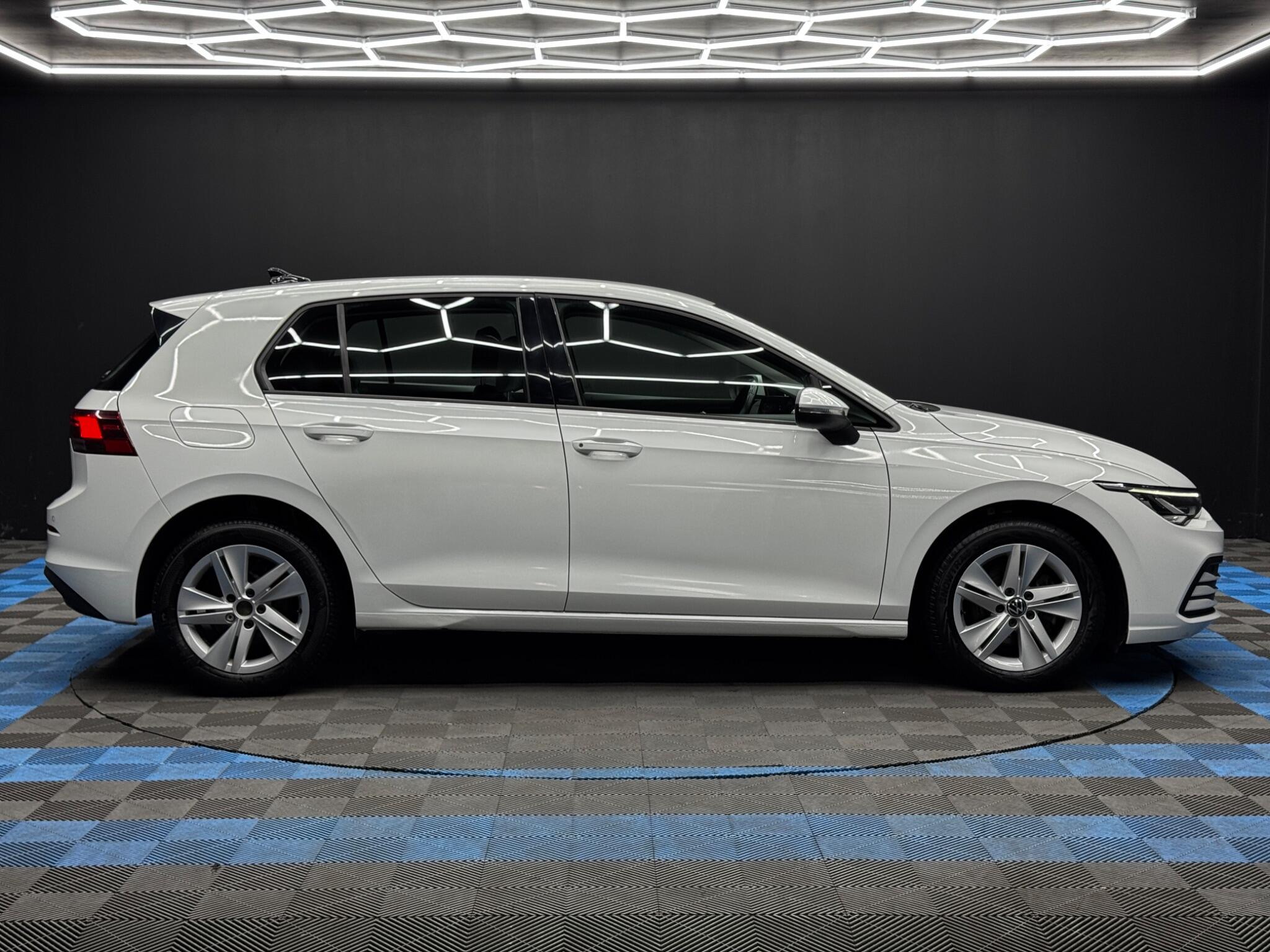 Volkswagen Golf - Image 4
