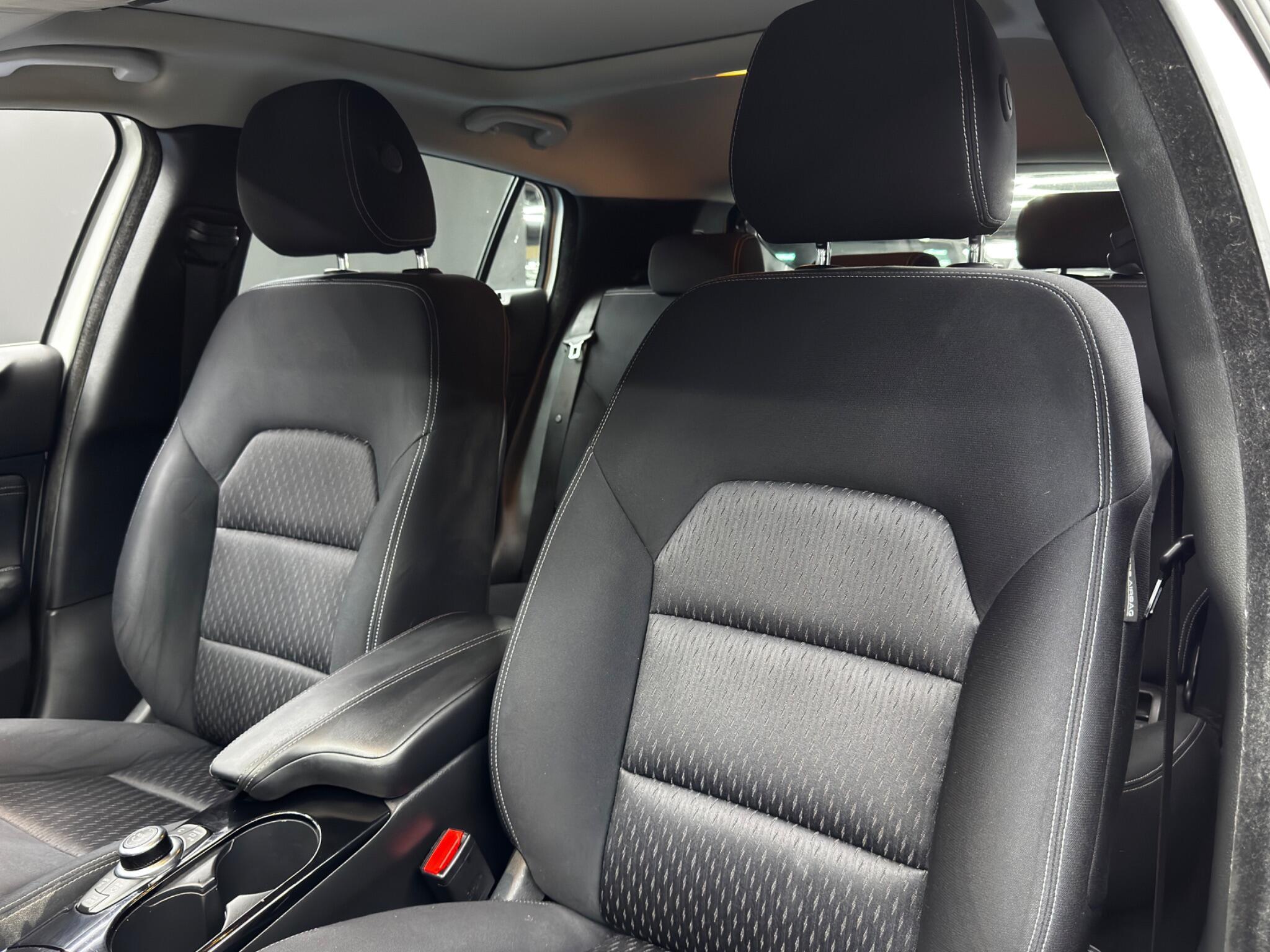 Infiniti Q30 - Image 14