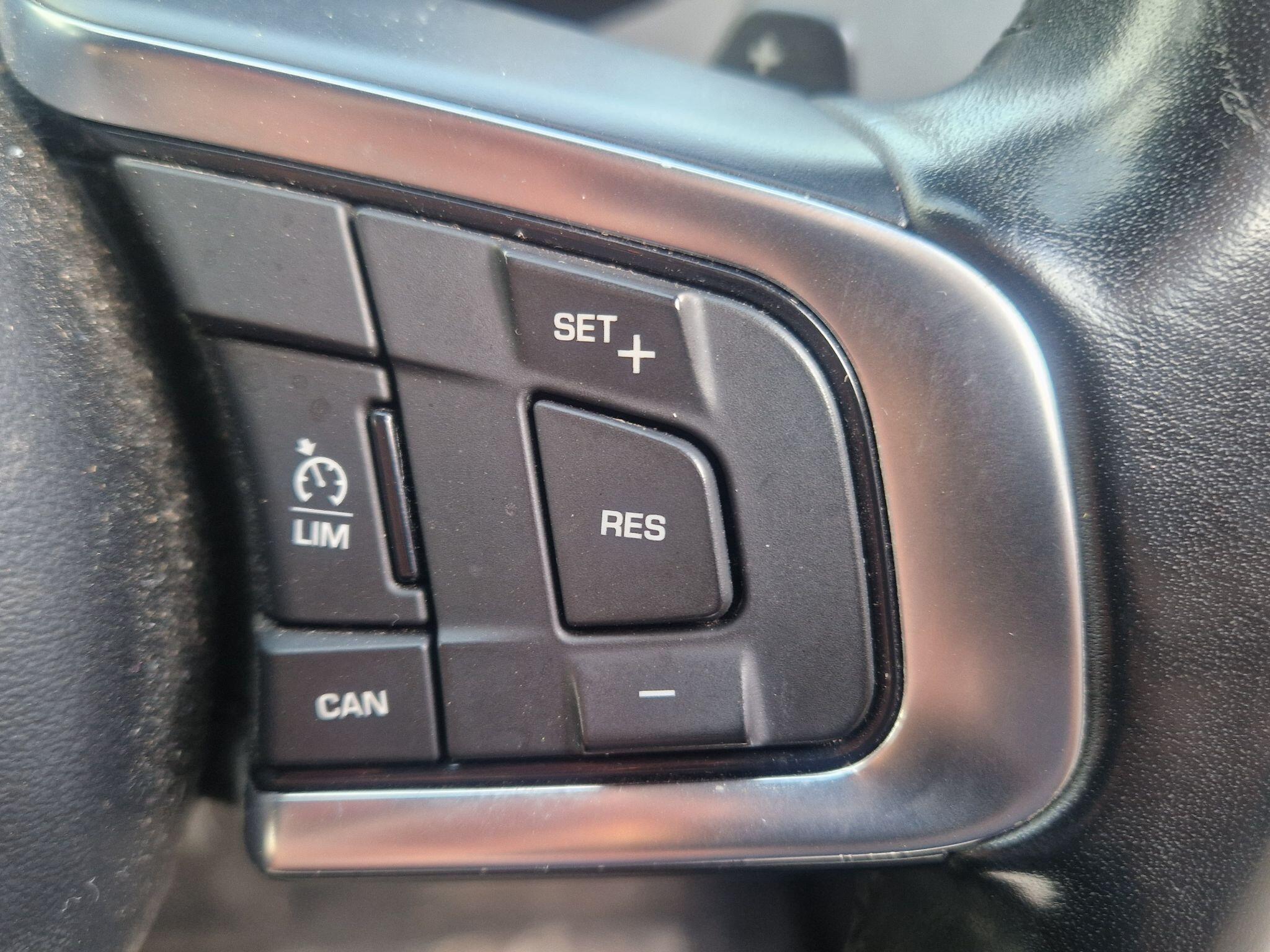 Jaguar XE - Image 50