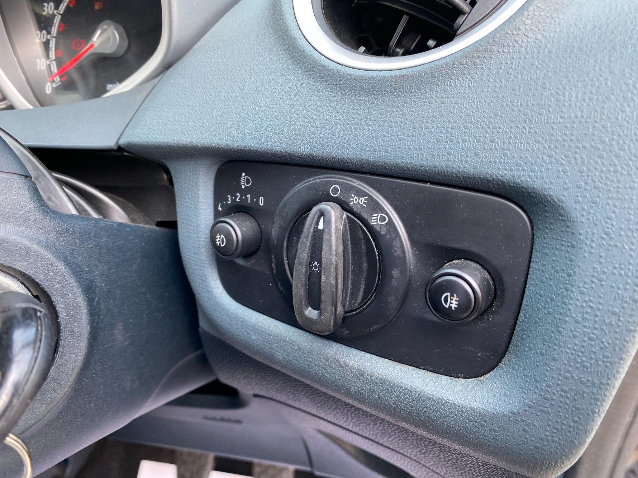 Ford Fiesta - Image 48