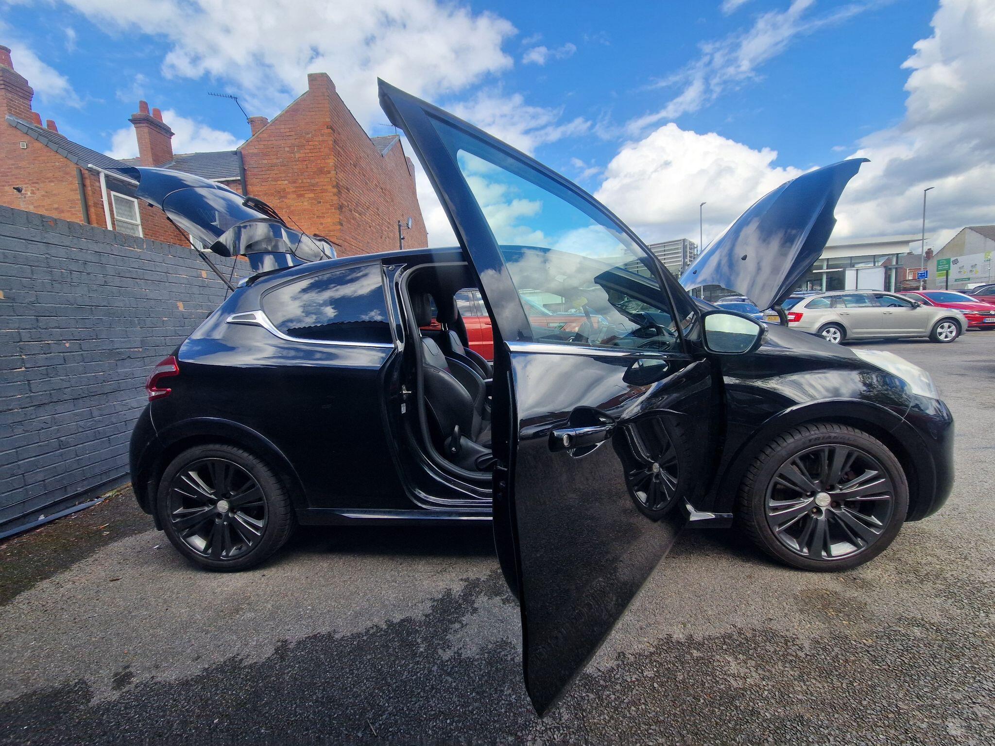 Peugeot 208 - Image 22