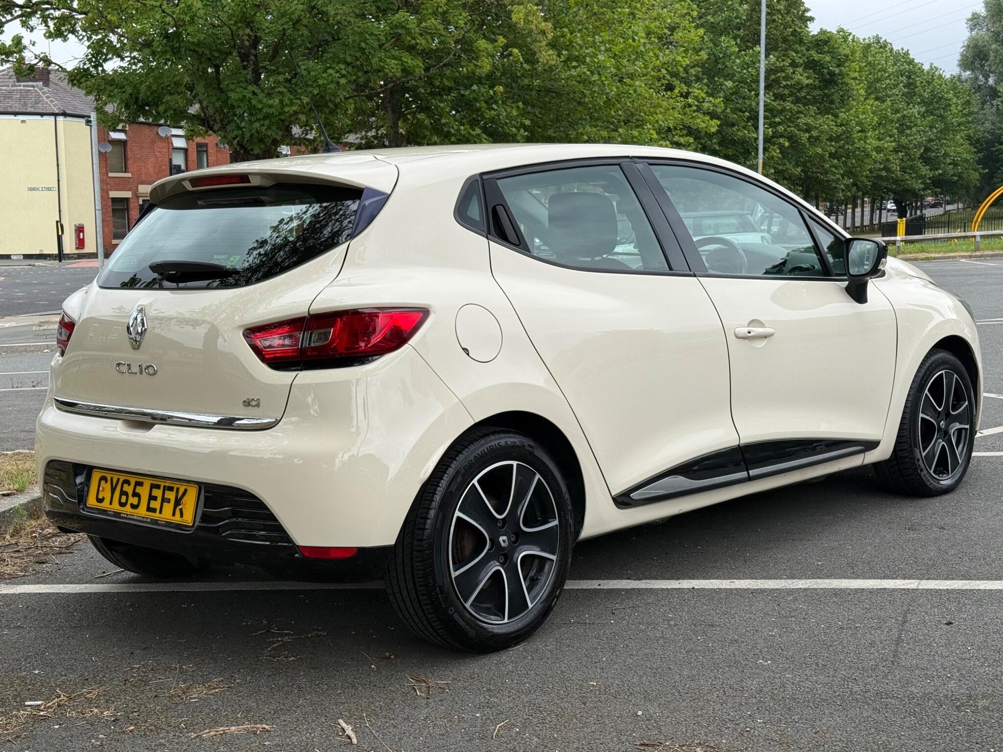 Renault Clio - Image 6