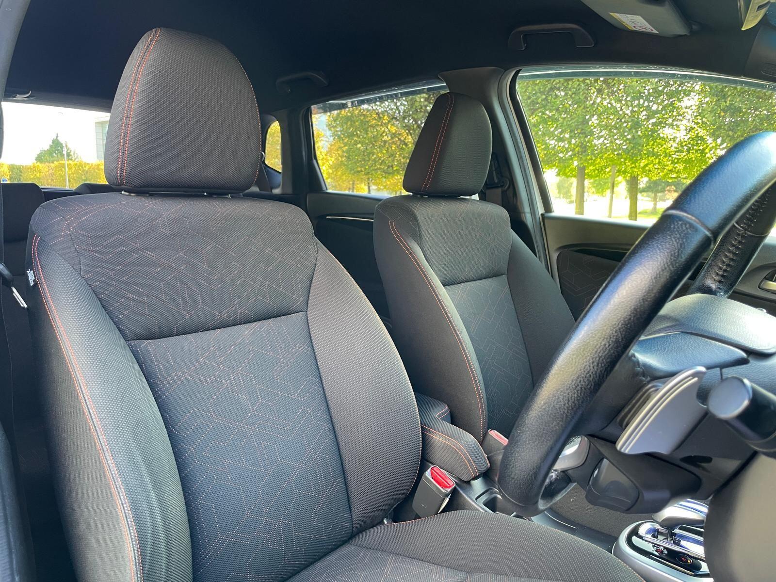 Honda FIT - Image 17