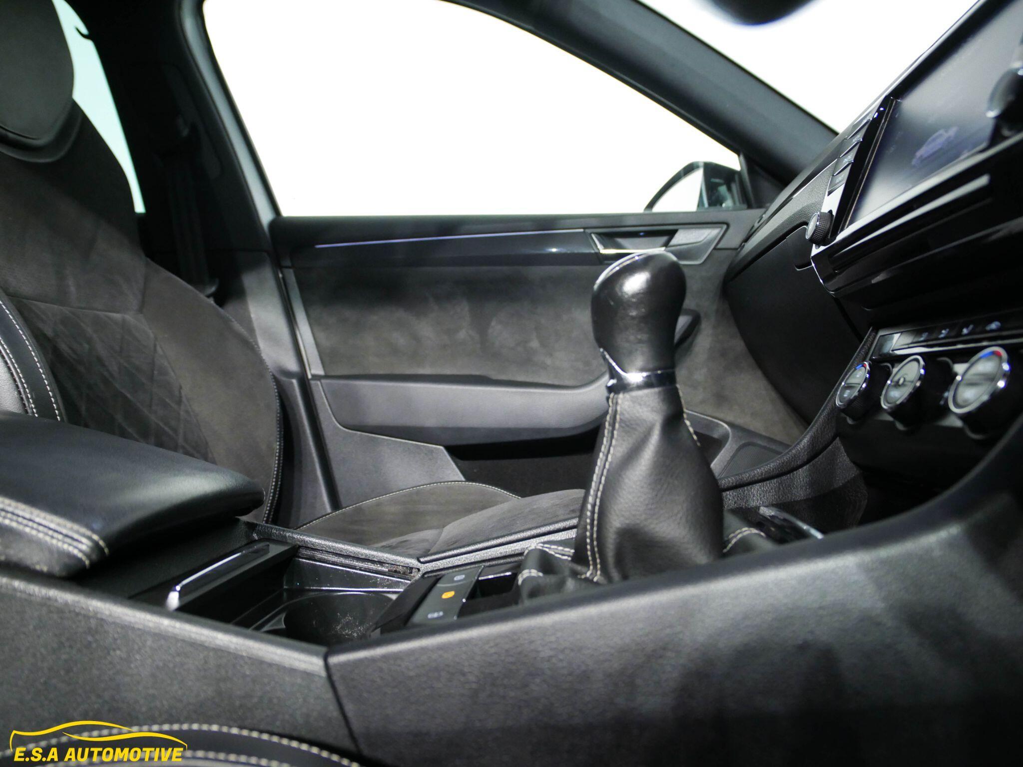 Skoda Superb - Image 42