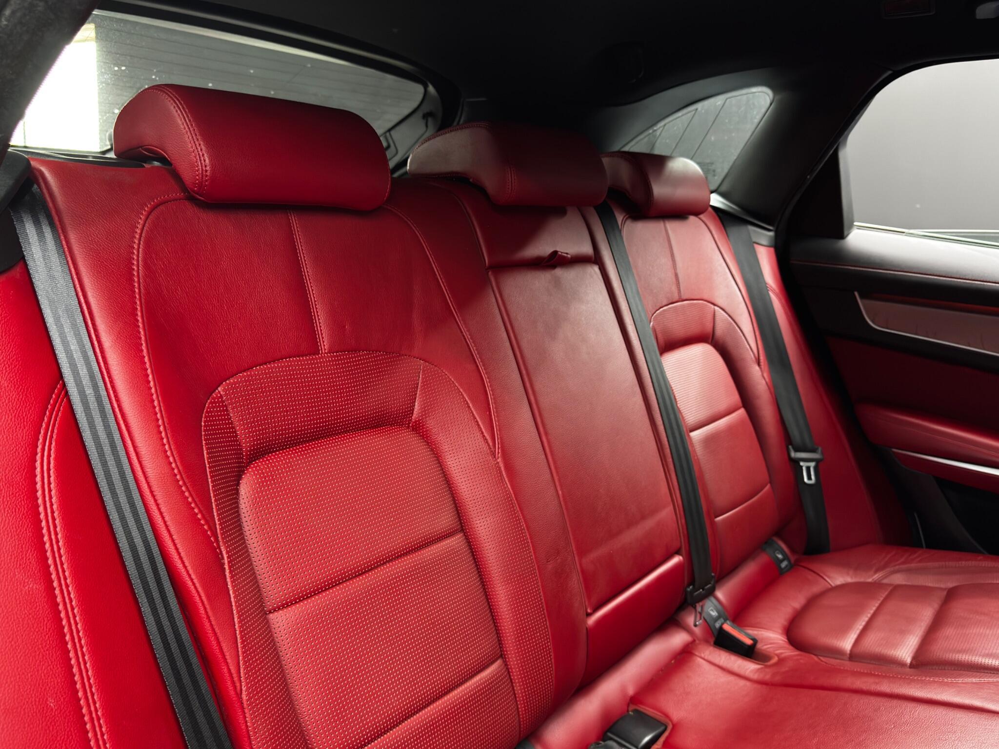Jaguar F-Pace - Image 15