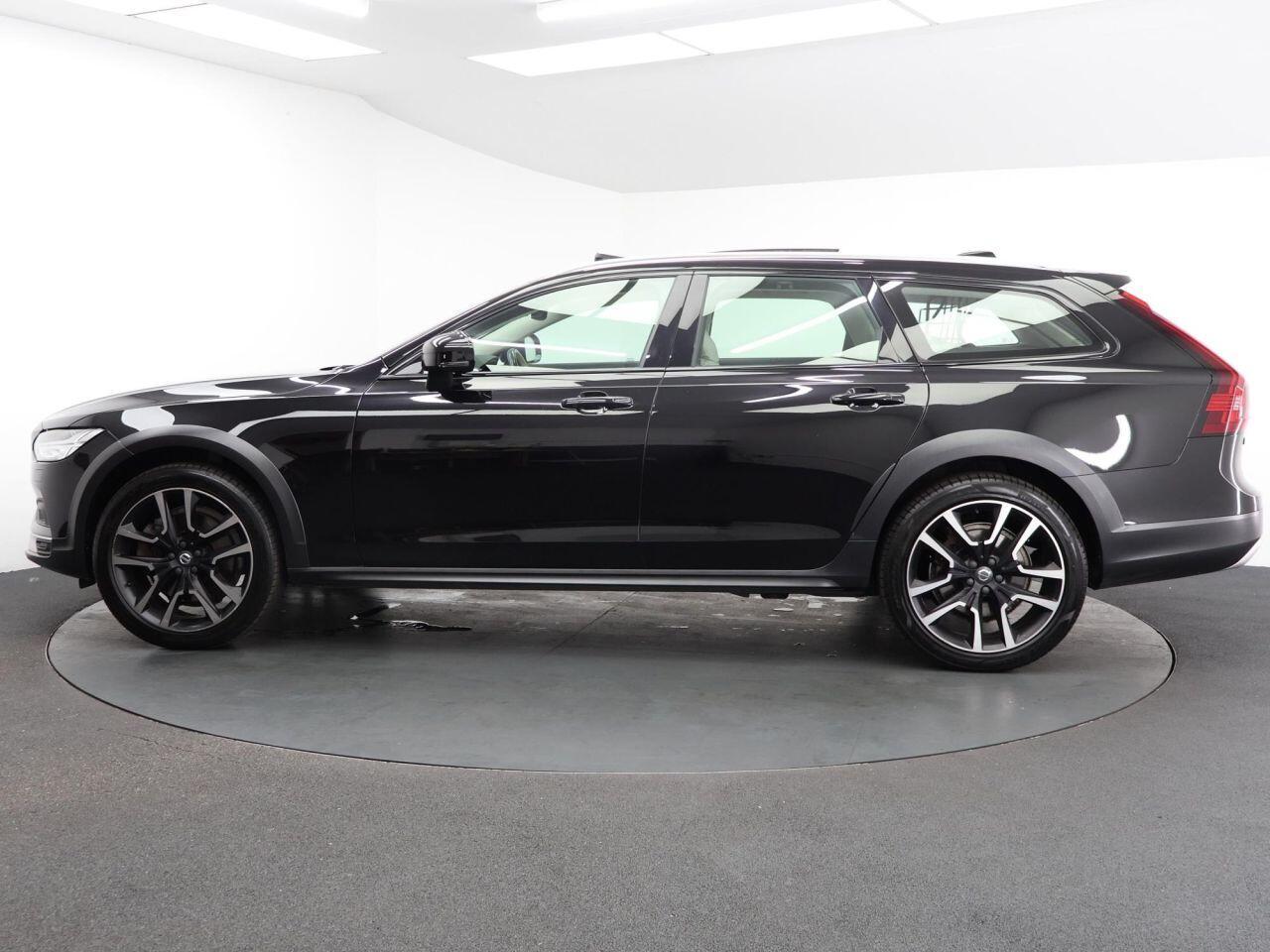 Volvo V90 CROSS COUNTRY - Image 5