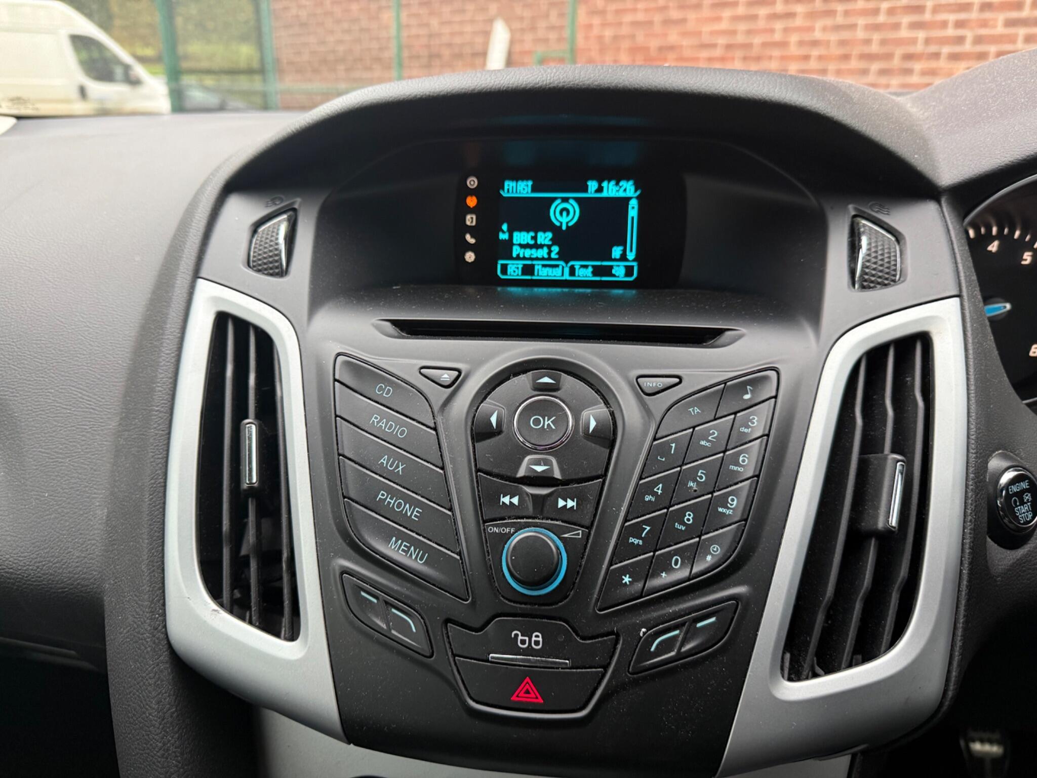 Ford Focus - Image 10
