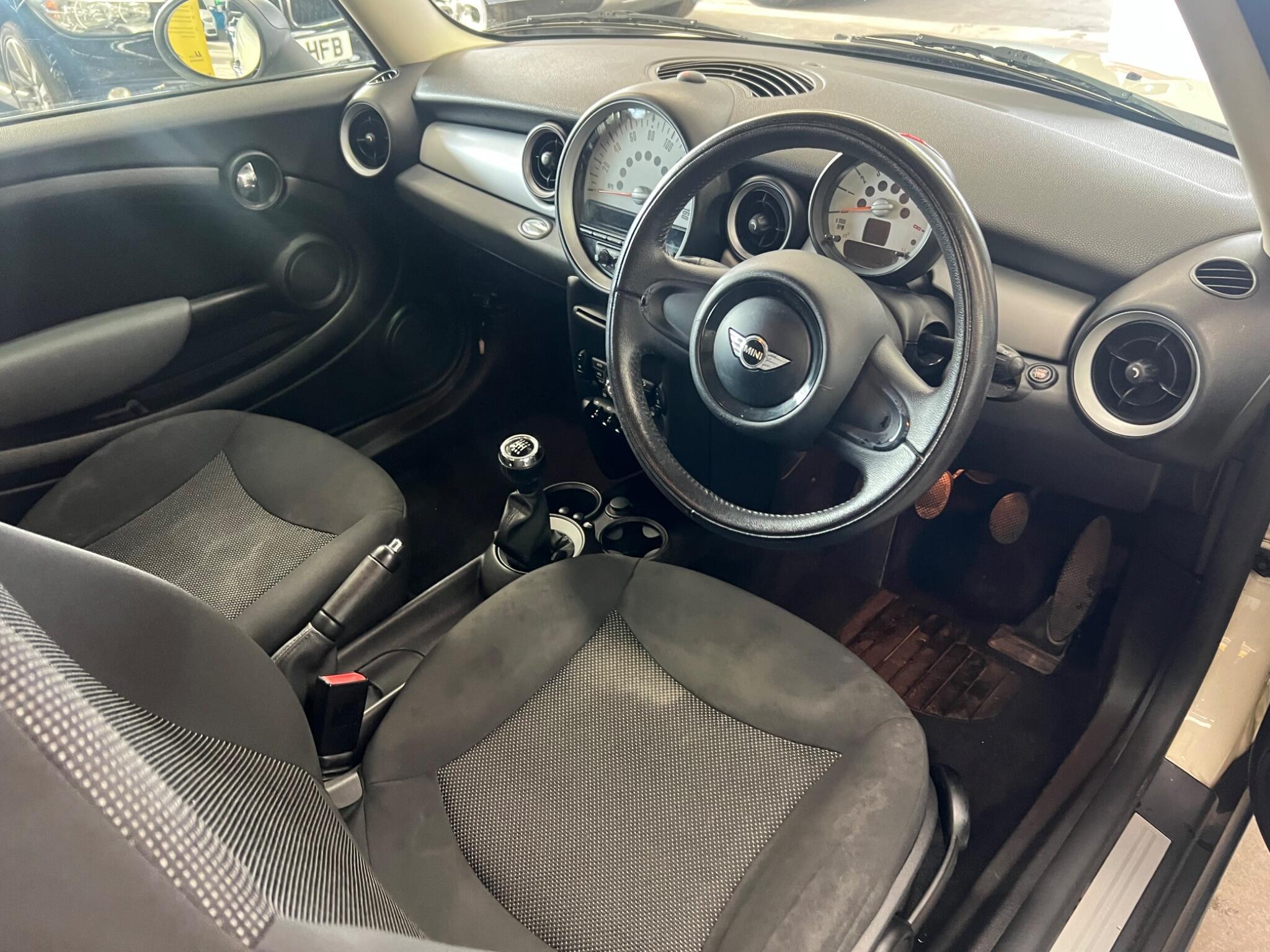 MINI Hatch - Image 20