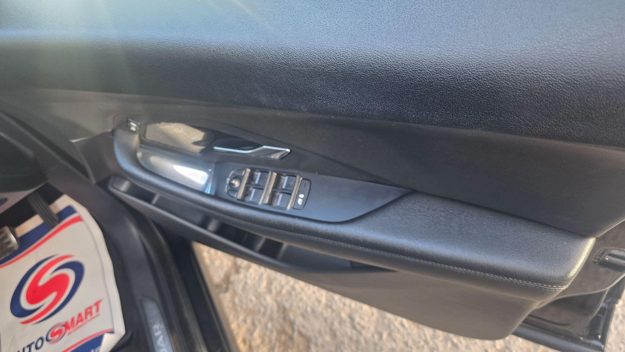 Jaguar E-Pace - Image 40