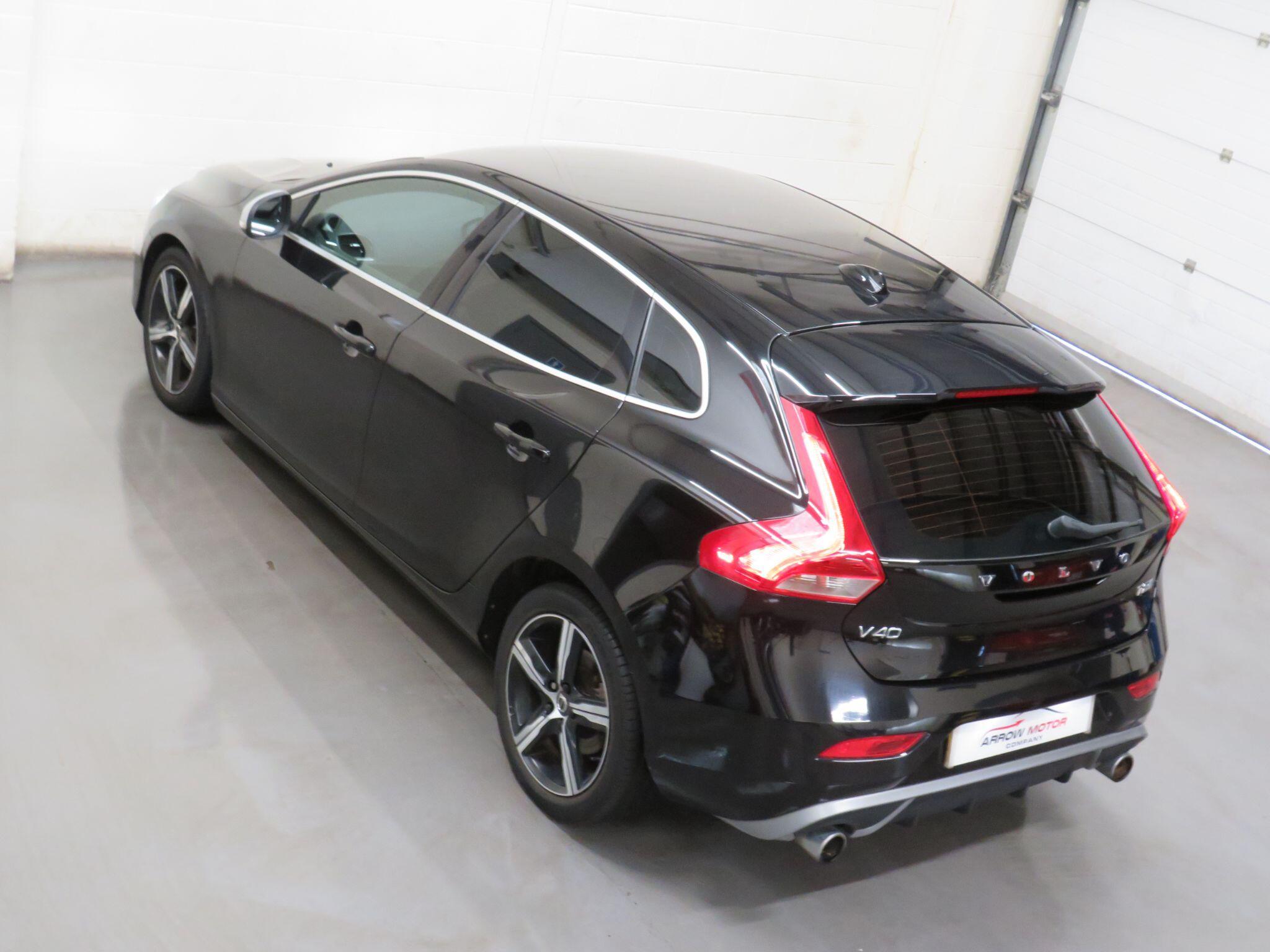 Volvo V40 - Image 14