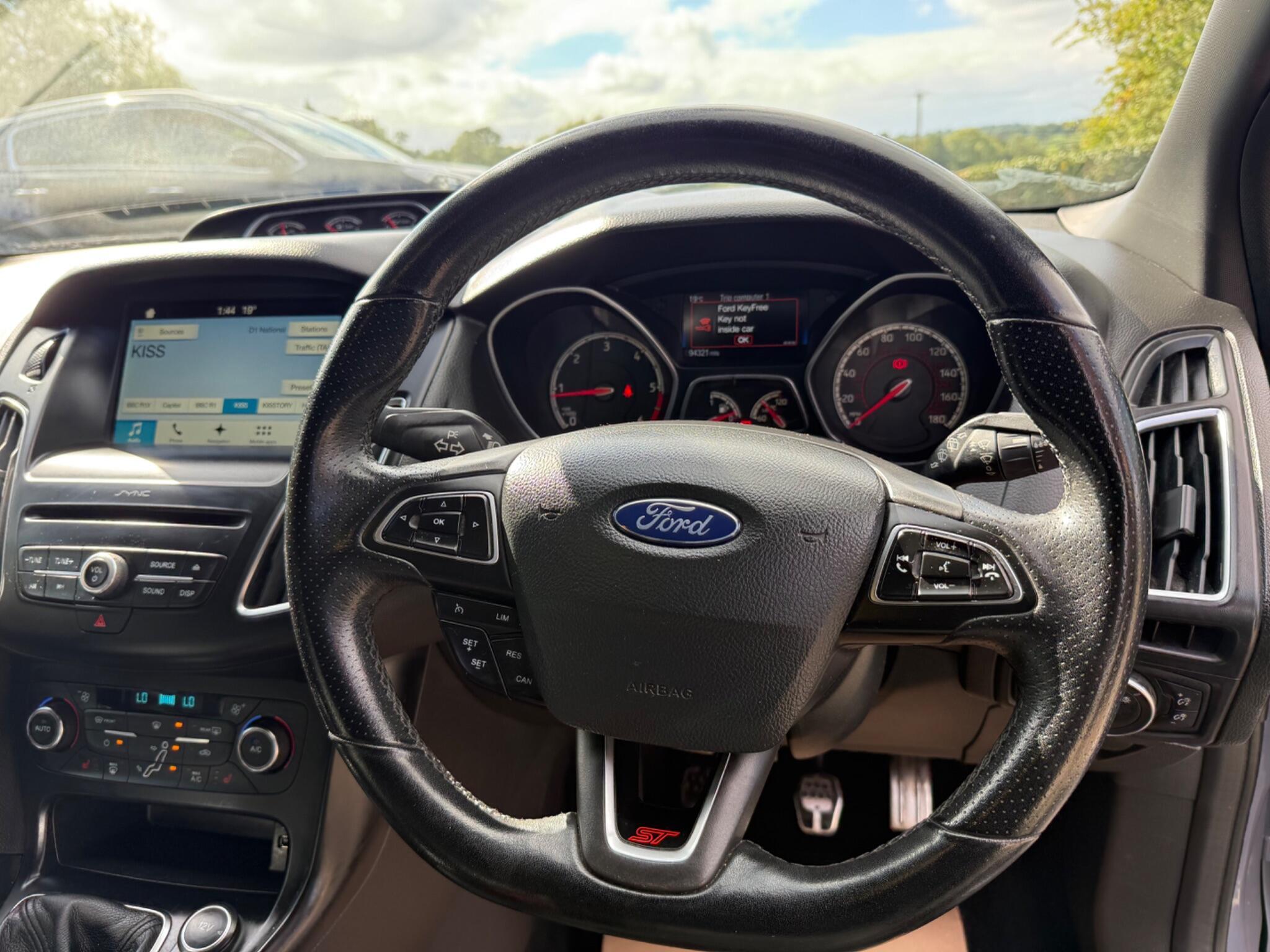 Ford Focus - Image 20