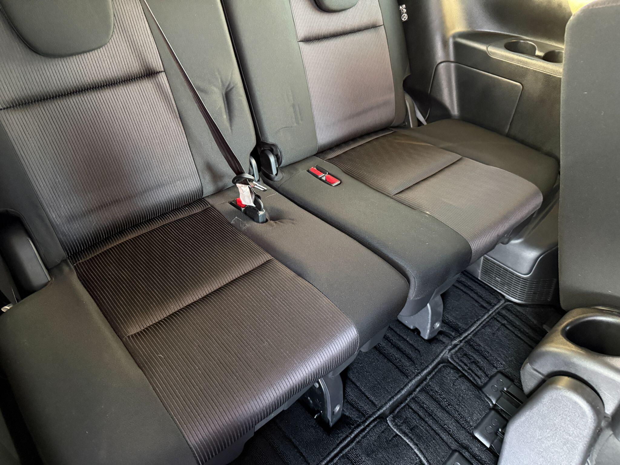 Nissan Serena - Image 42